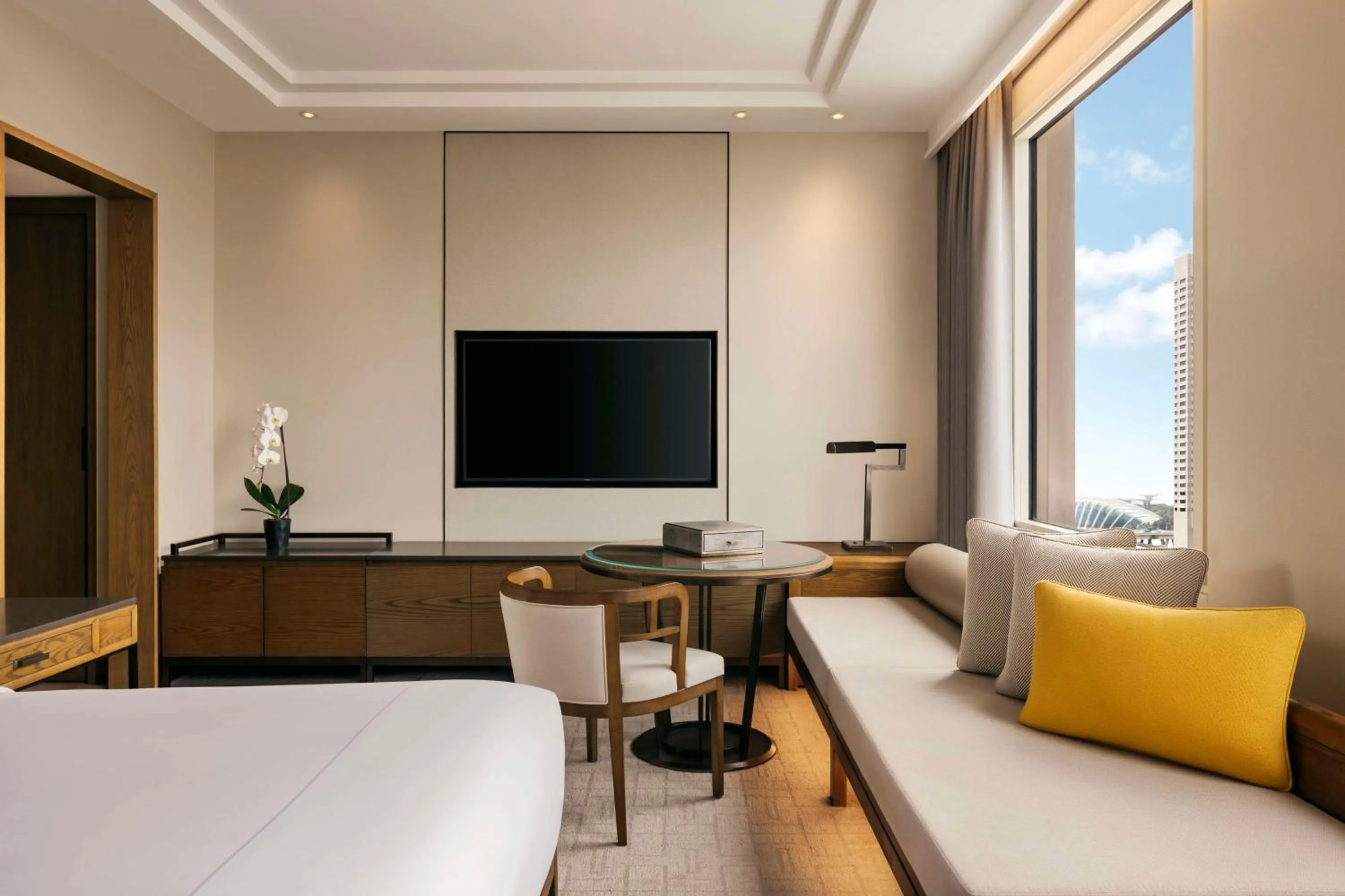 Living room, Bed in Conrad Centennial Singapore