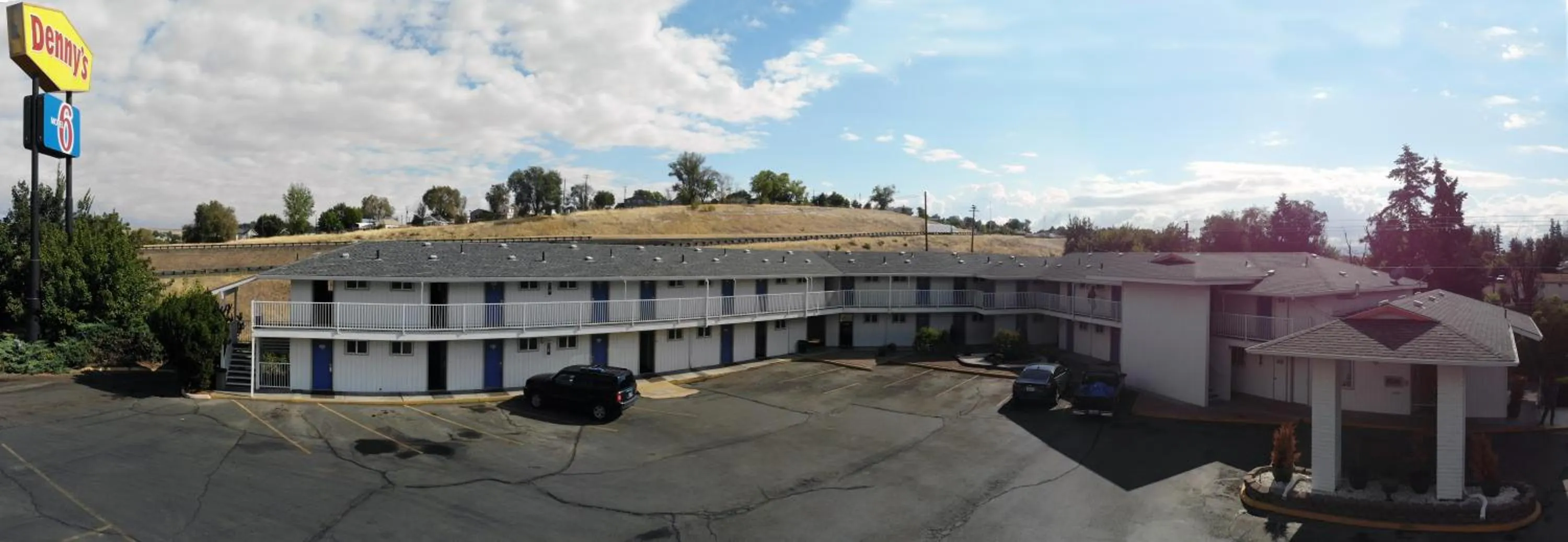 Facade/entrance in Motel 6 Pendleton, OR - West