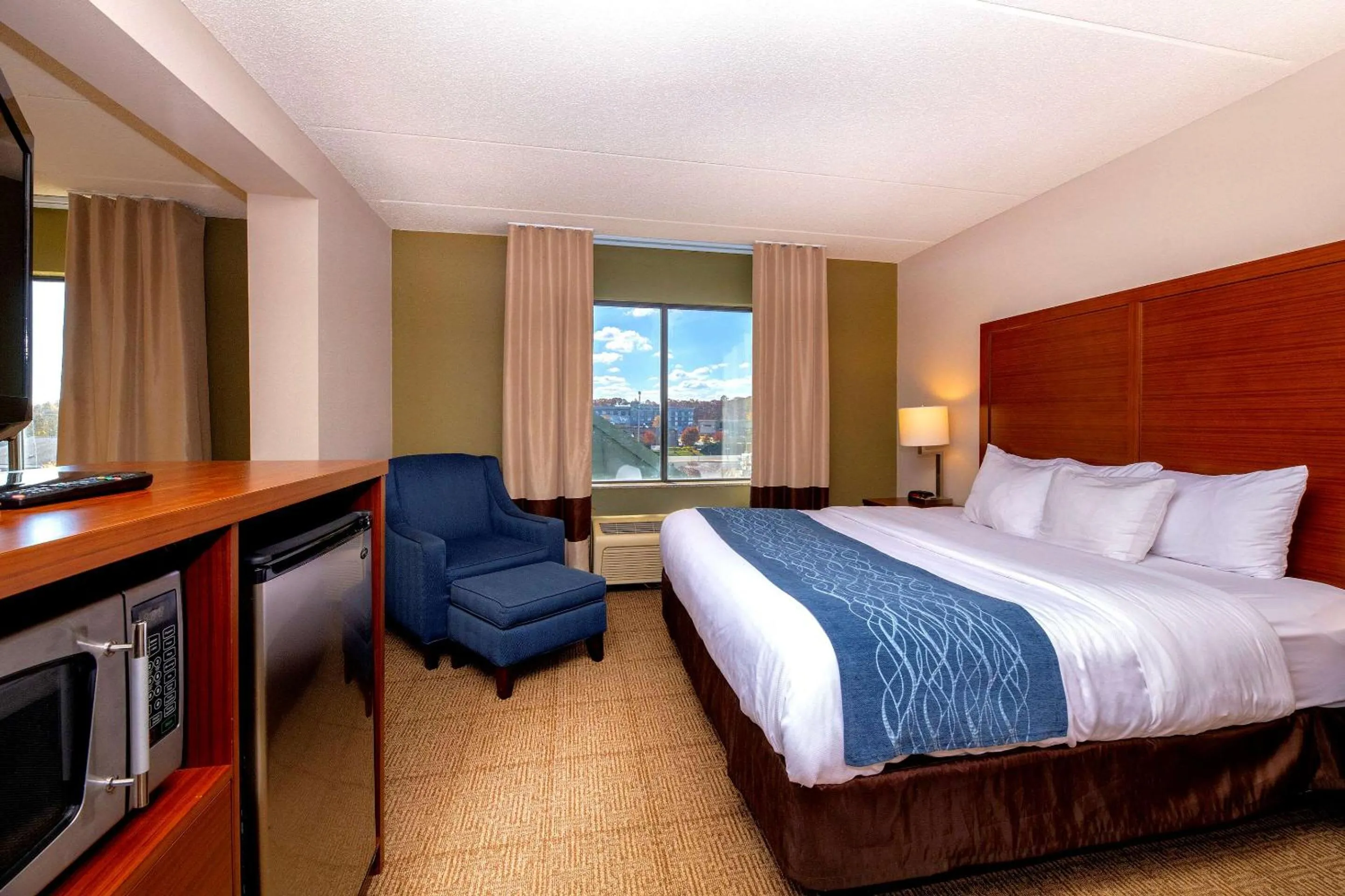 Photo of the whole room, Bed in Comfort Inn Near Quantico Main Gate North