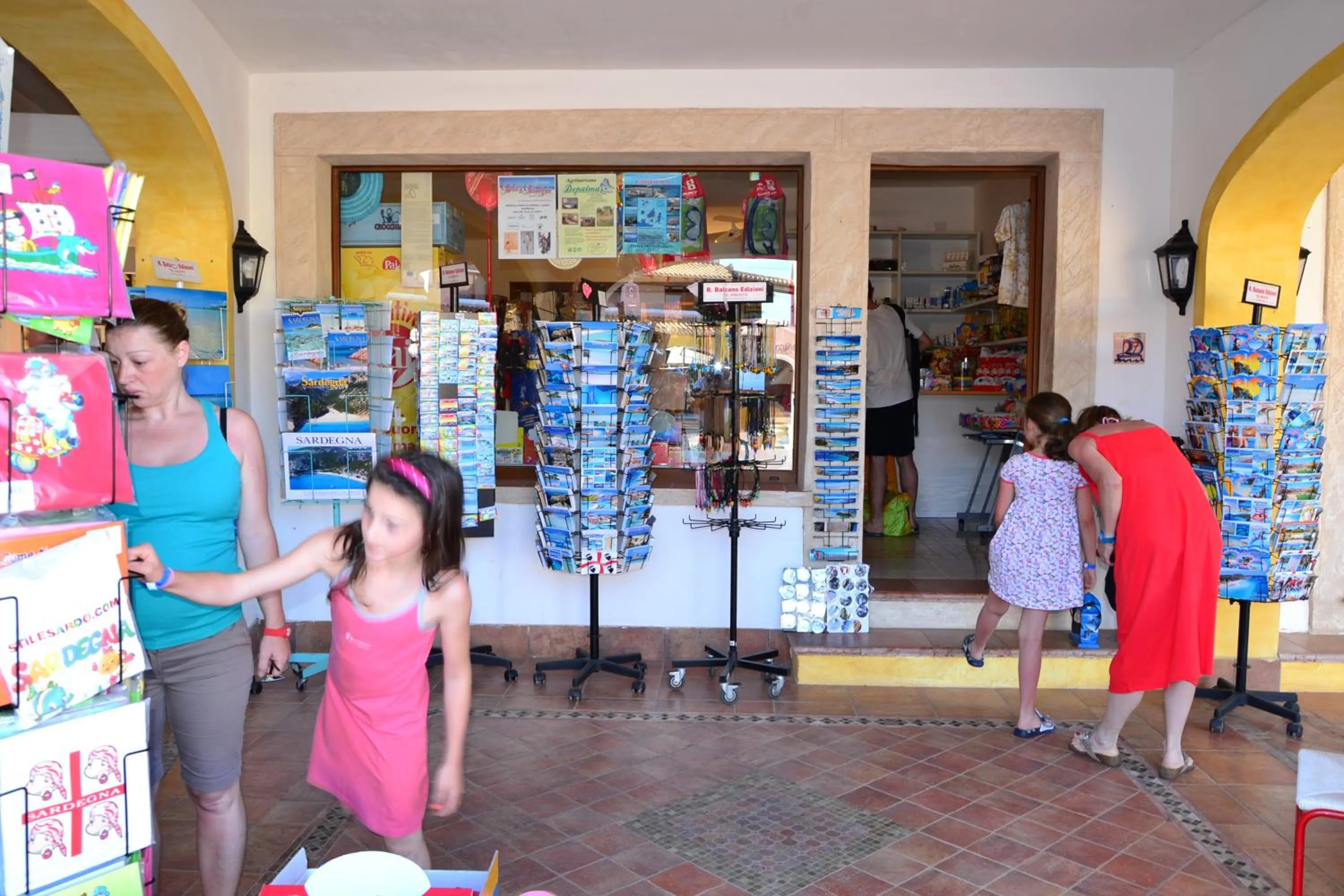 On-site shops in Stintino Country Paradise - Resort & Villas