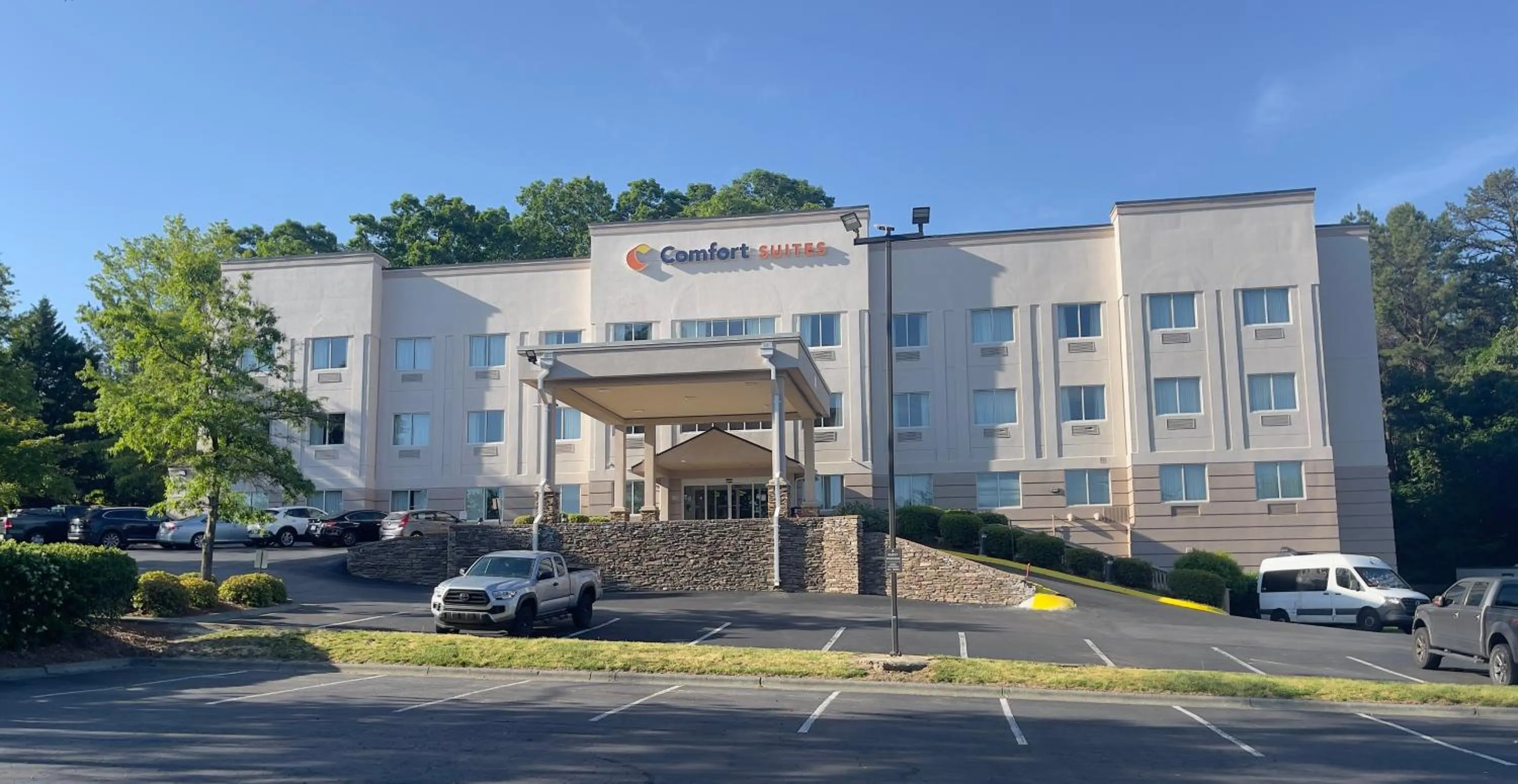 Property building in Comfort Suites Raleigh Walnut Creek