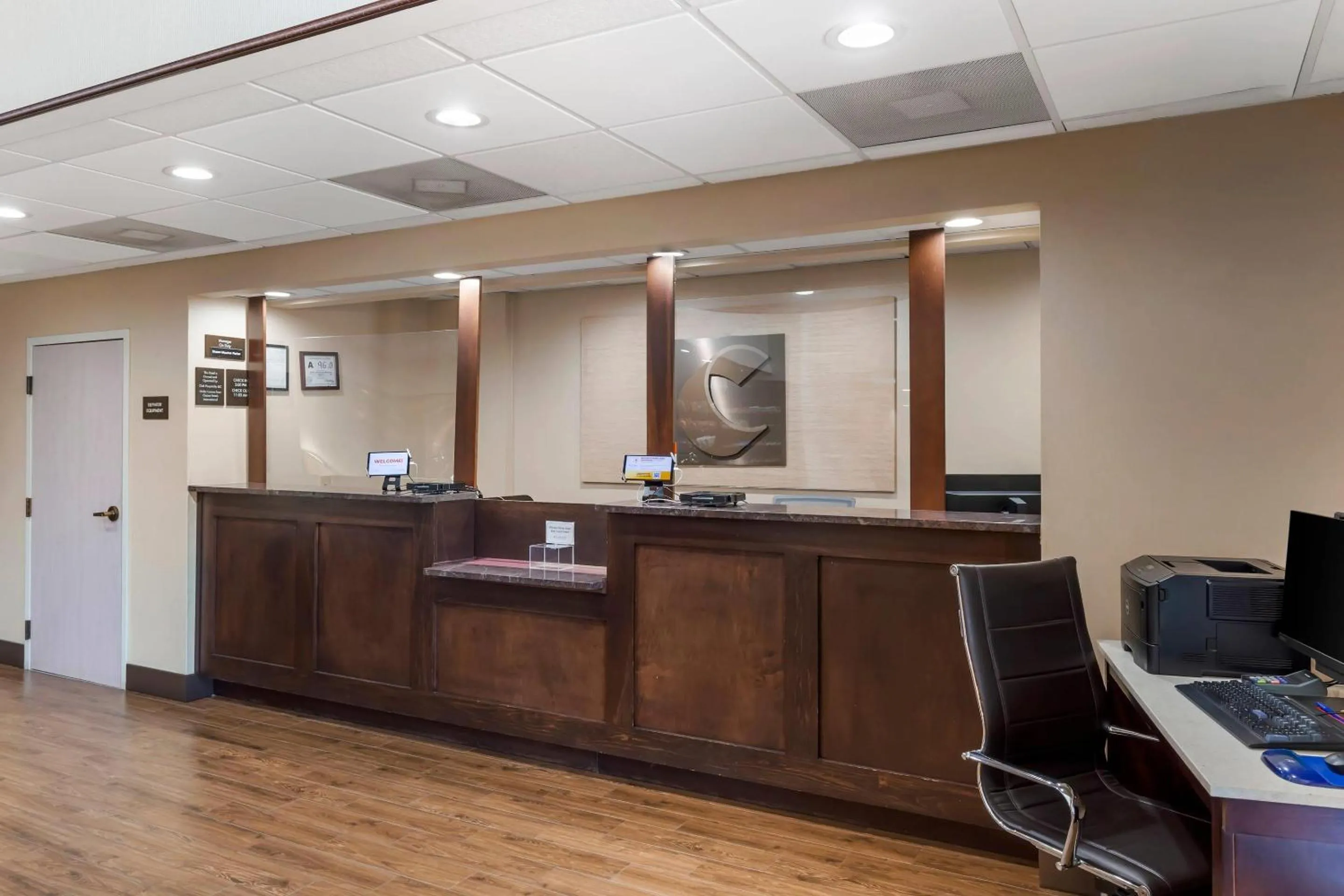 Lobby or reception in Comfort Suites Raleigh Walnut Creek