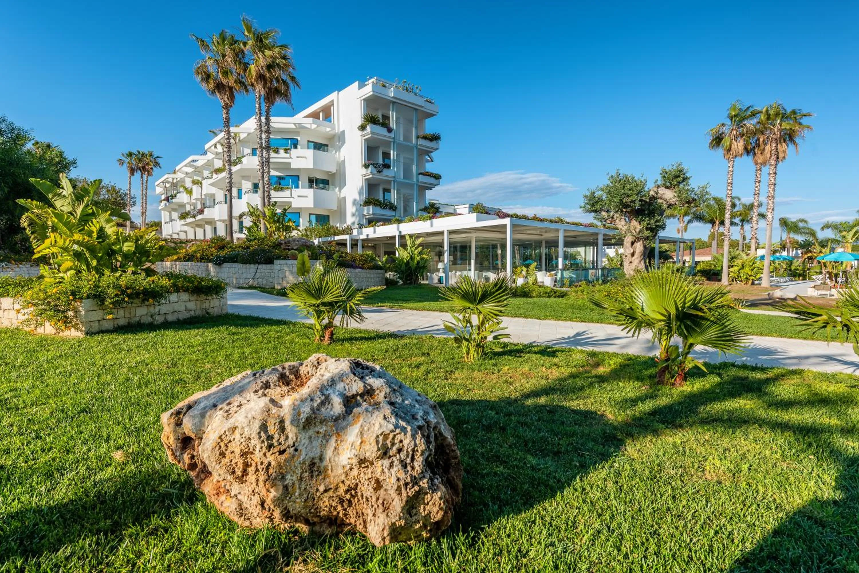 Facade/entrance in Acacia Palace