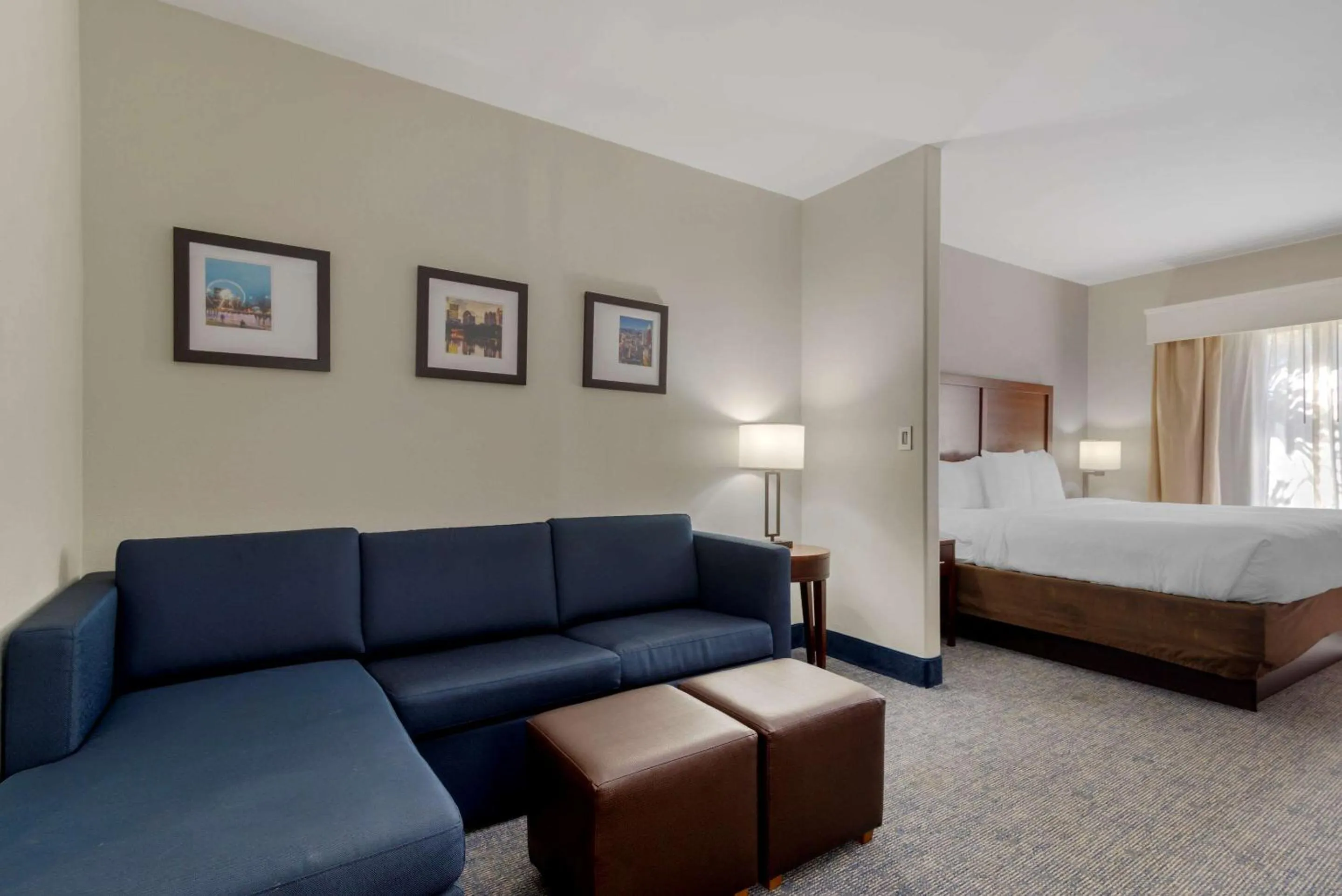 Bedroom, Bed in Comfort Suites Stockbridge Atlanta South