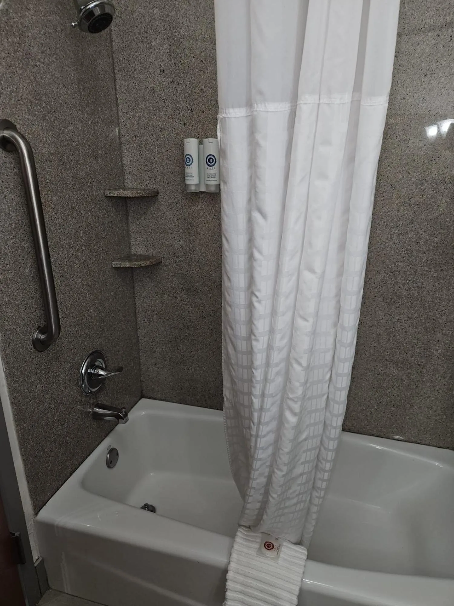 Bathroom in Comfort Suites Stockbridge Atlanta South