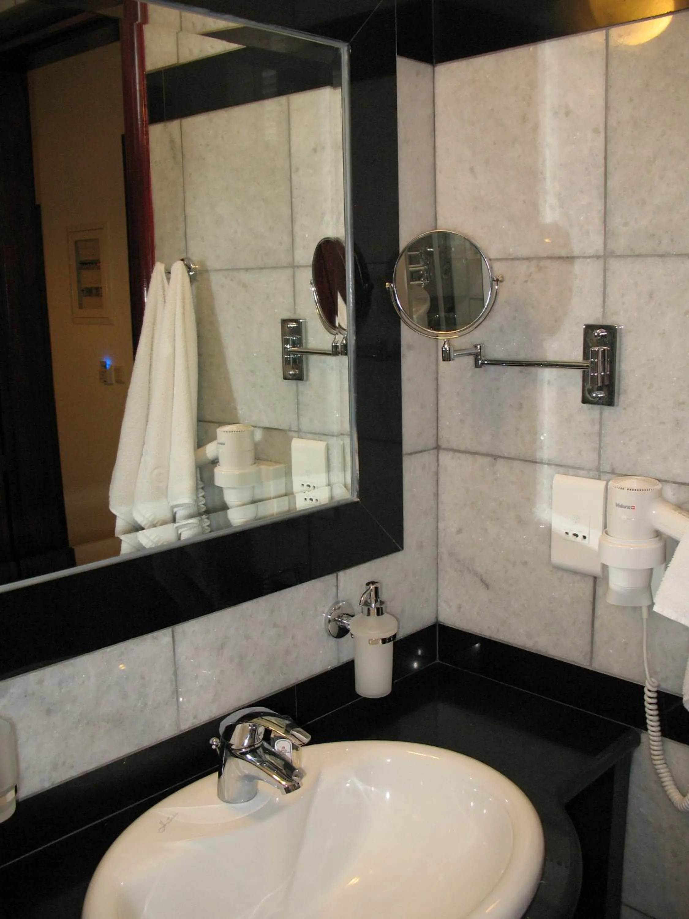 Bathroom in Iliovasilema