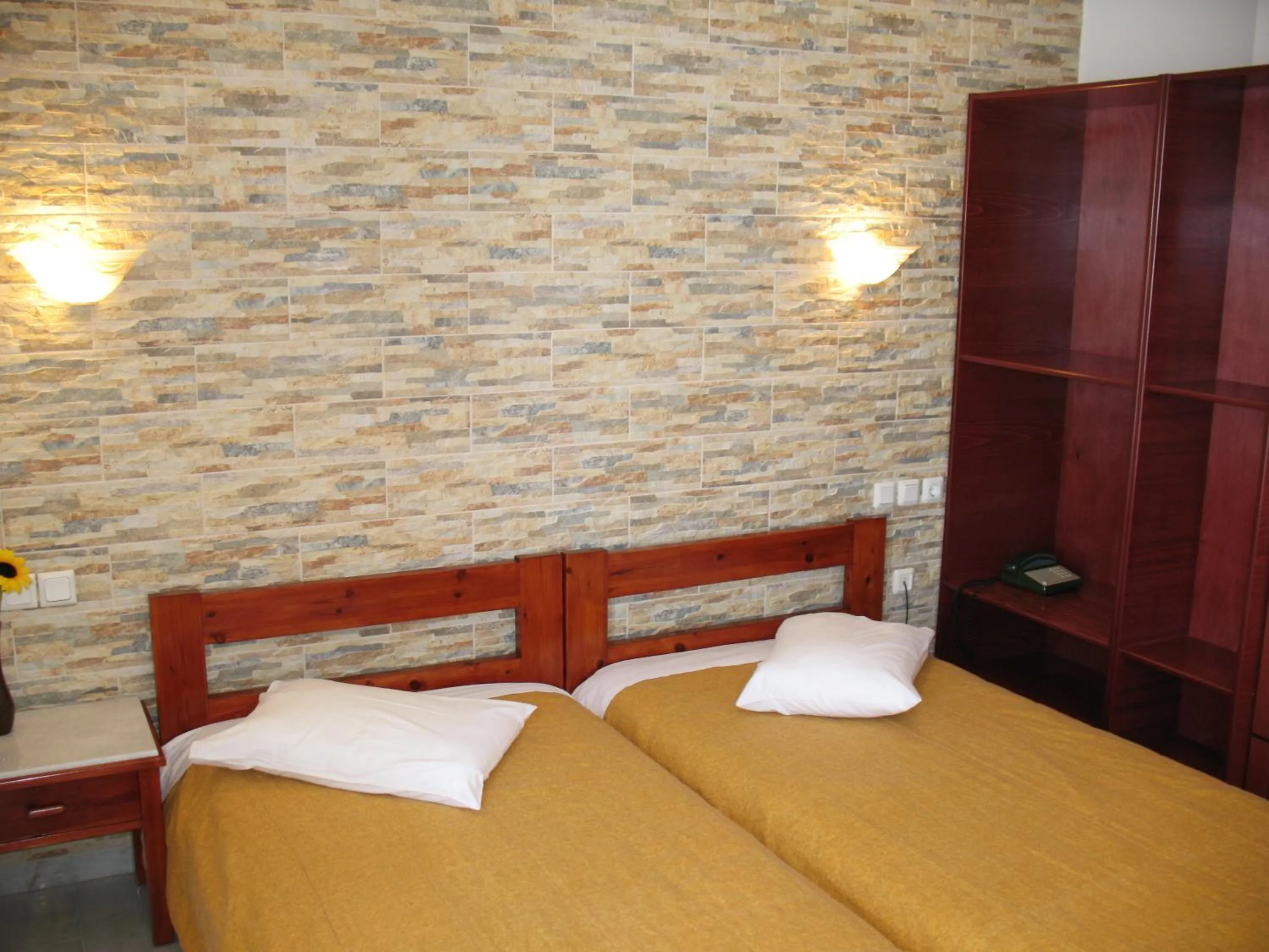 Photo of the whole room, Bed in Iliovasilema