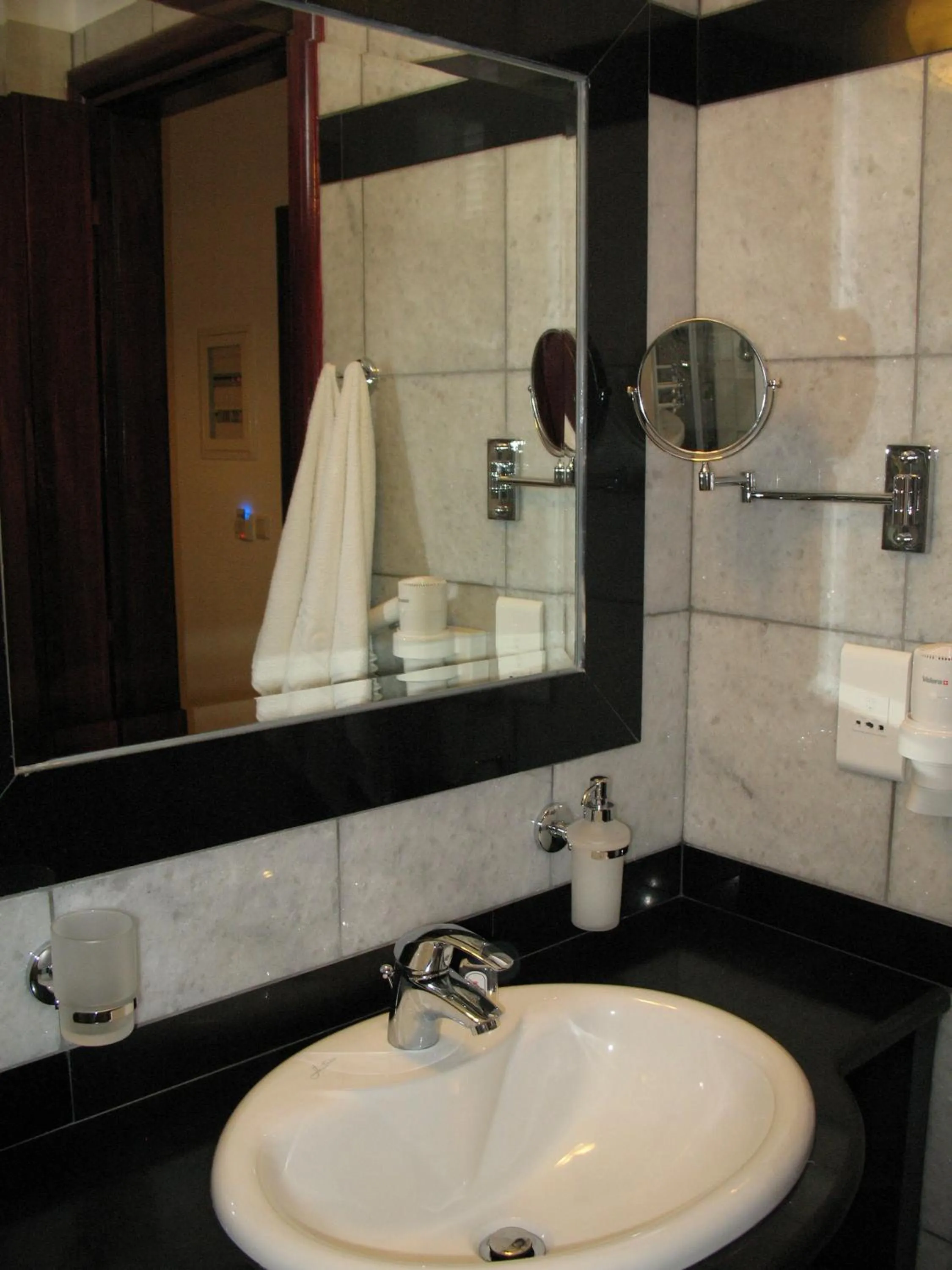 Bathroom in Iliovasilema