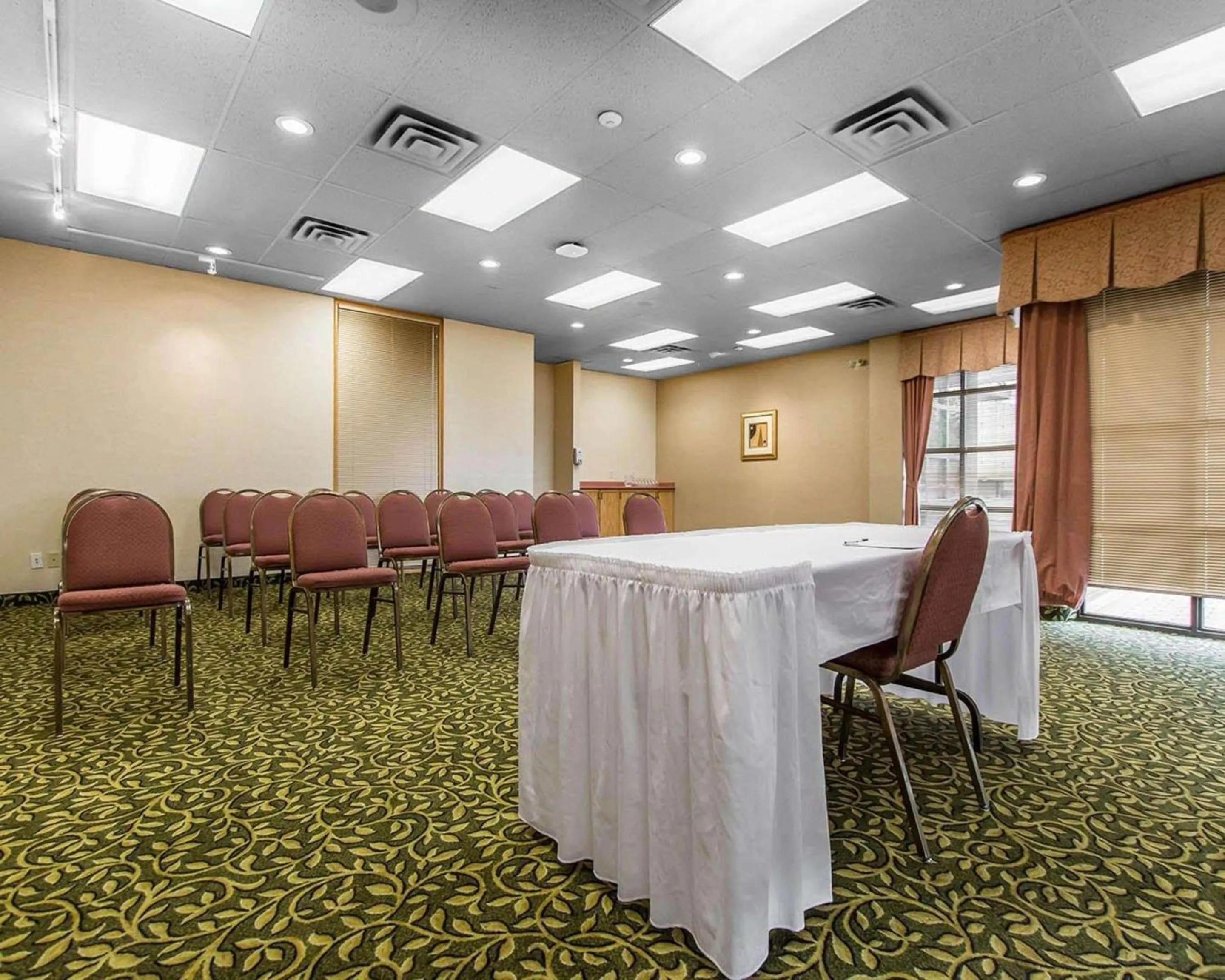 Meeting/conference room in Quality Inn & Suites Bay Front