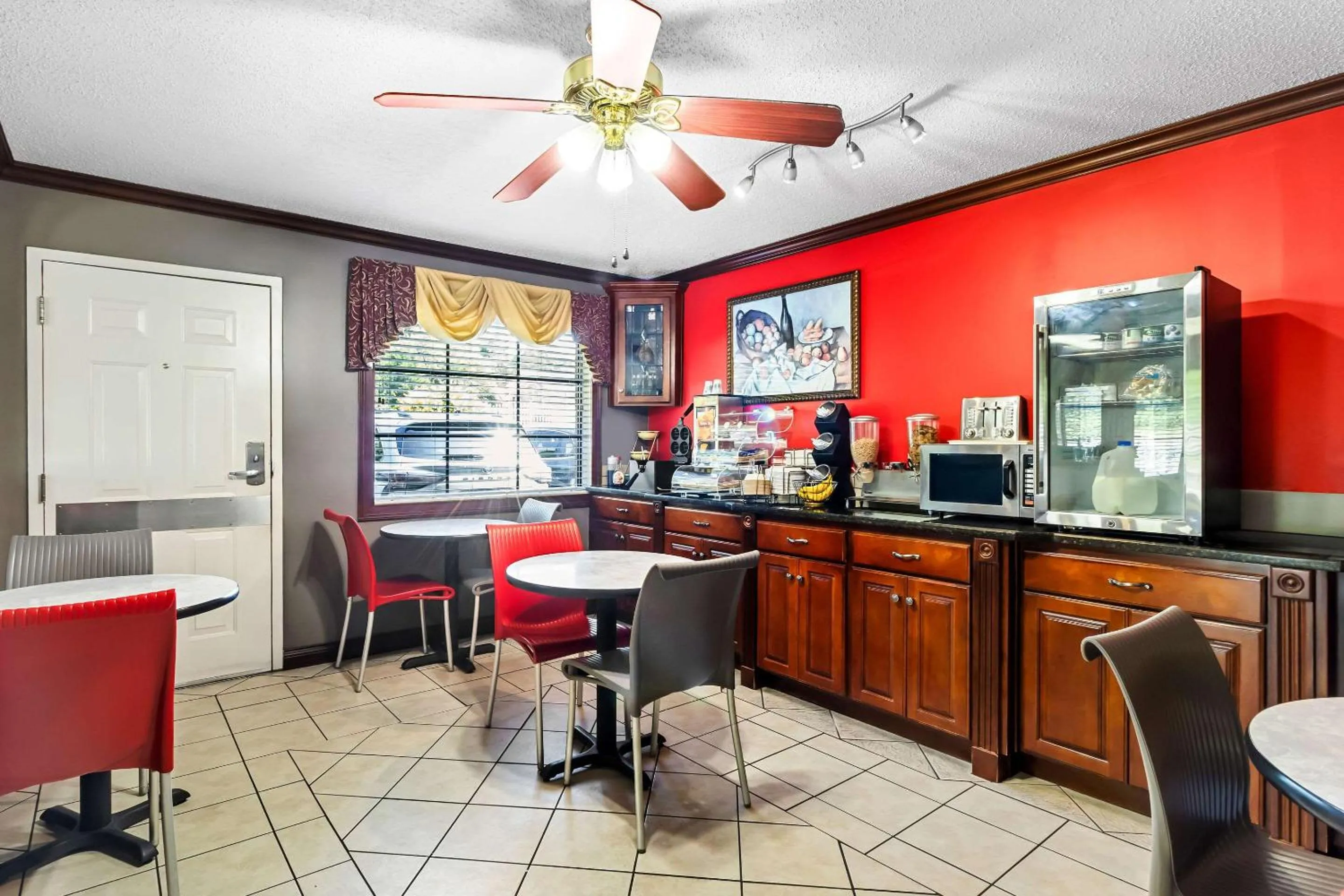 Breakfast in Econo Lodge