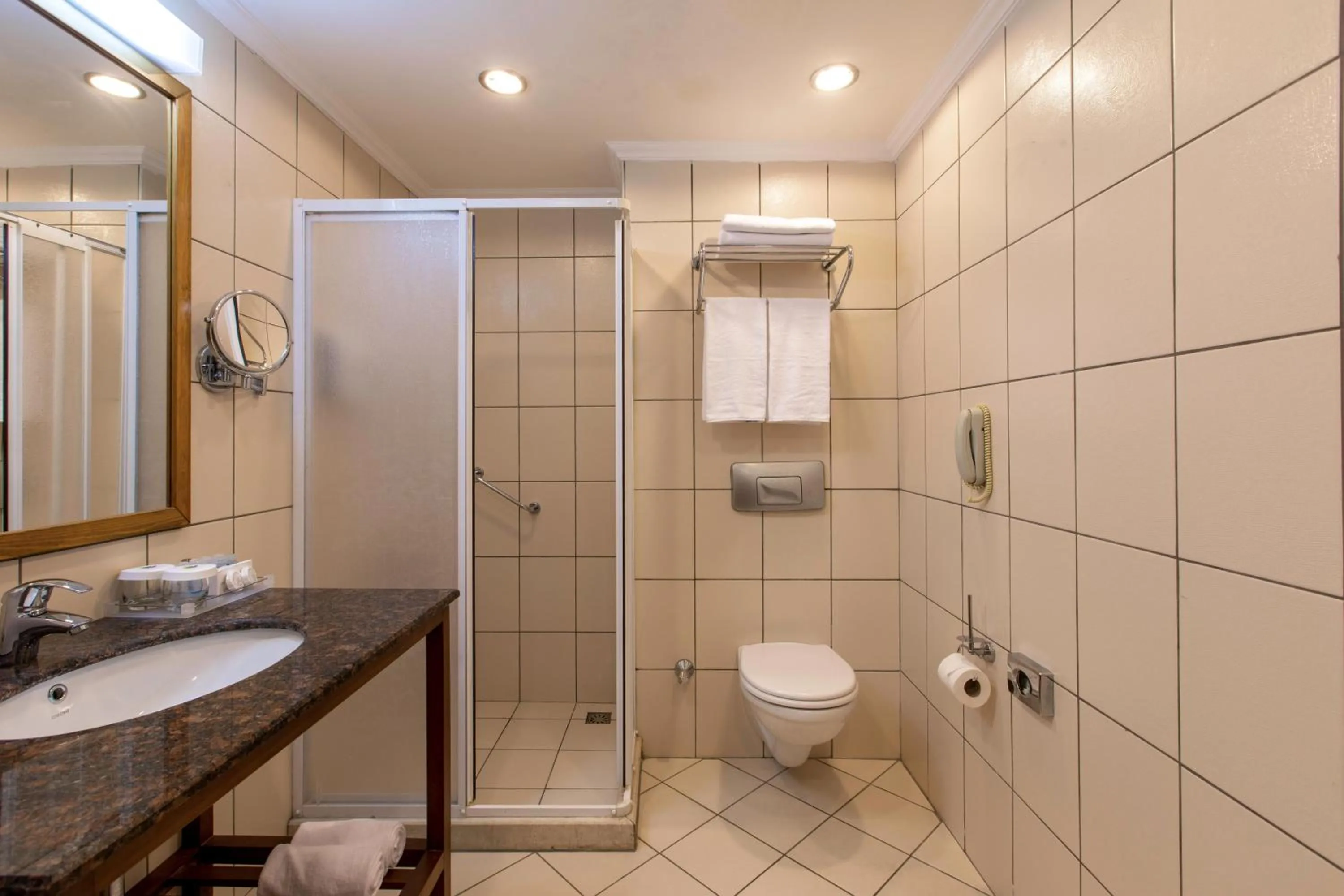 Bathroom in Labranda Alantur