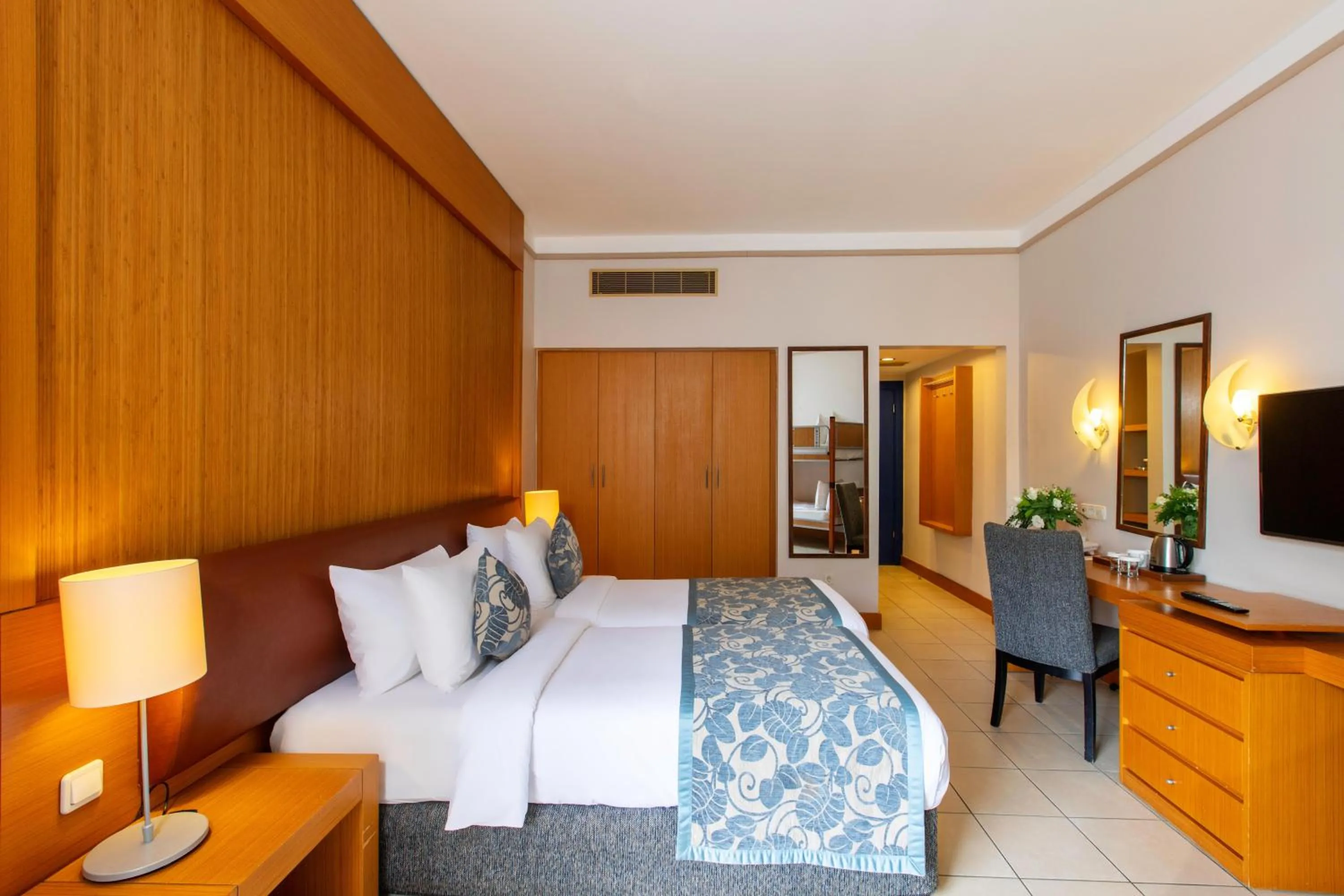 Photo of the whole room in Labranda Alantur