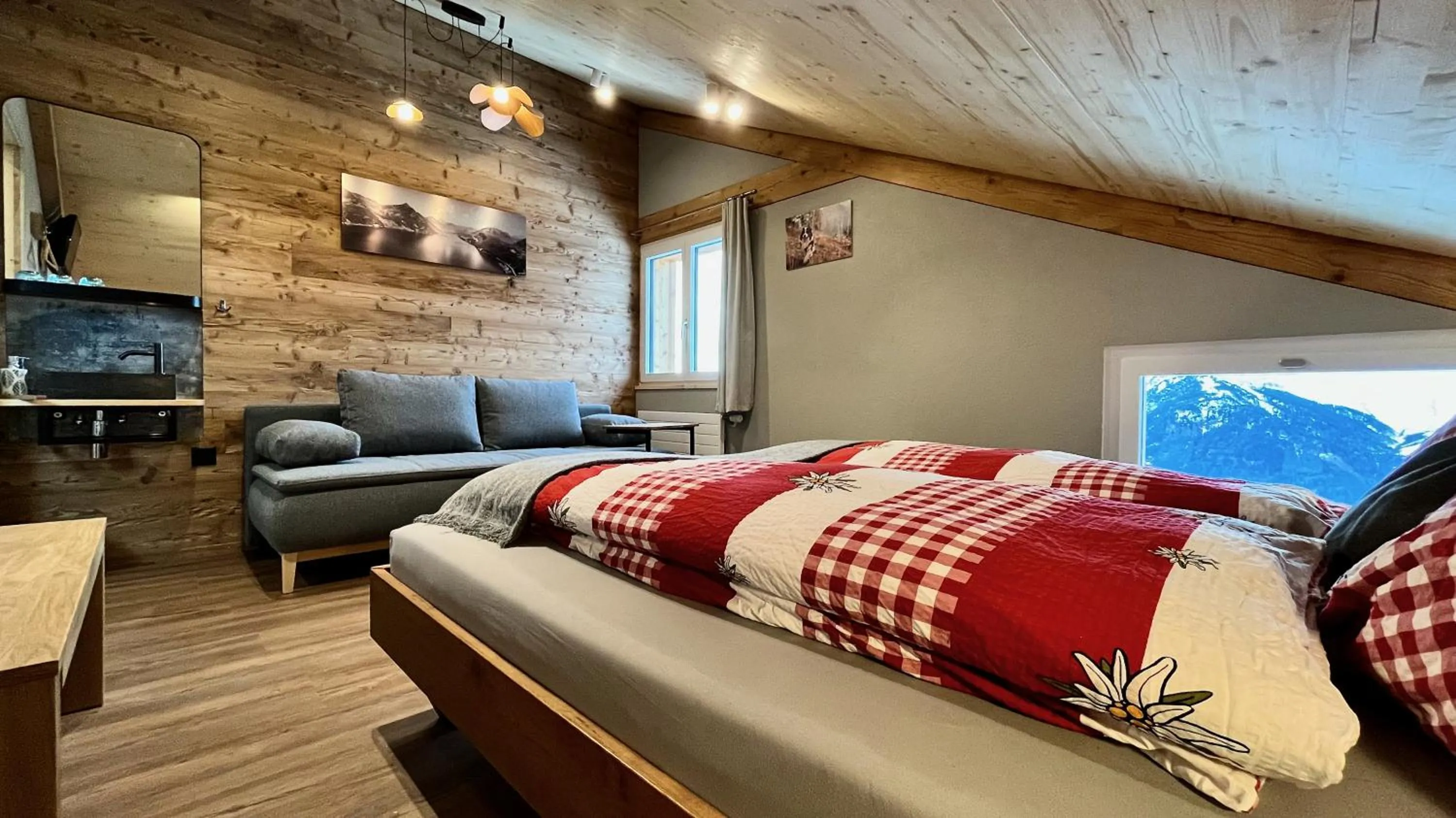 Bed in Berggasthaus Eggberge - Boutique Mountain Hotel - Access via Cablecar