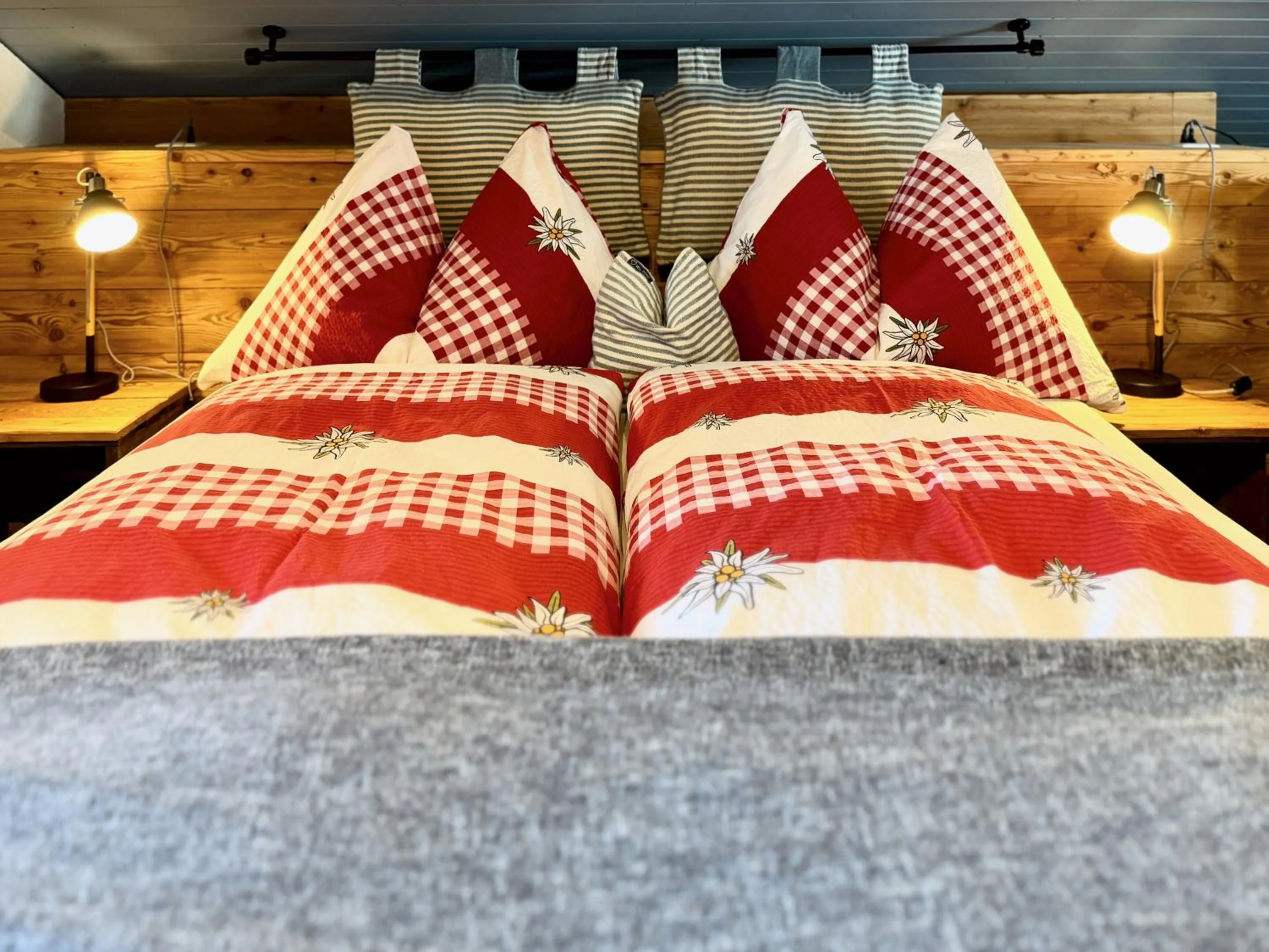 Bed in Berggasthaus Eggberge - Boutique Mountain Hotel - Access via Cablecar