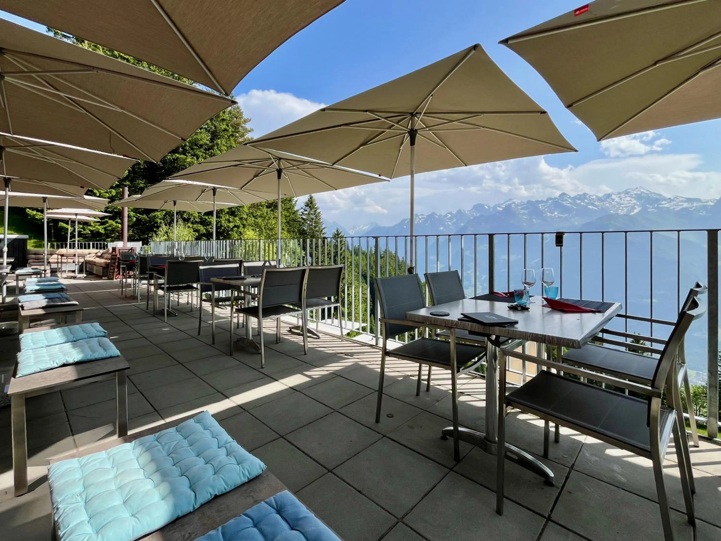 Berggasthaus Eggberge - Boutique Mountain Hotel - Access via Cablecar