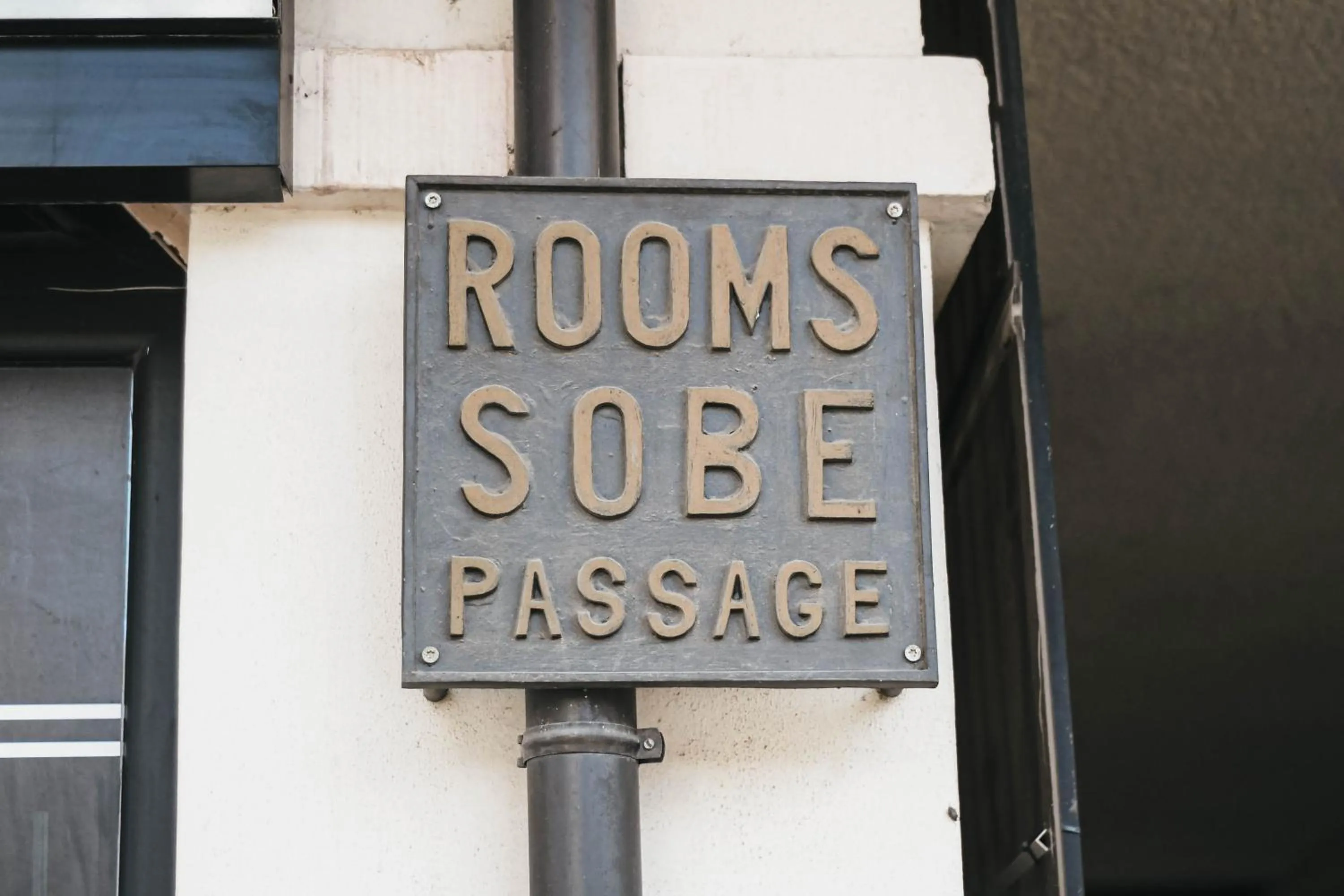 Text overlay in Passage