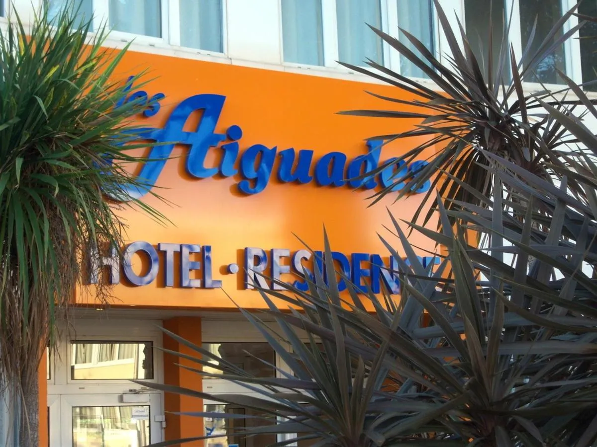 Facade/entrance in Hôtel Residence Les Aiguades