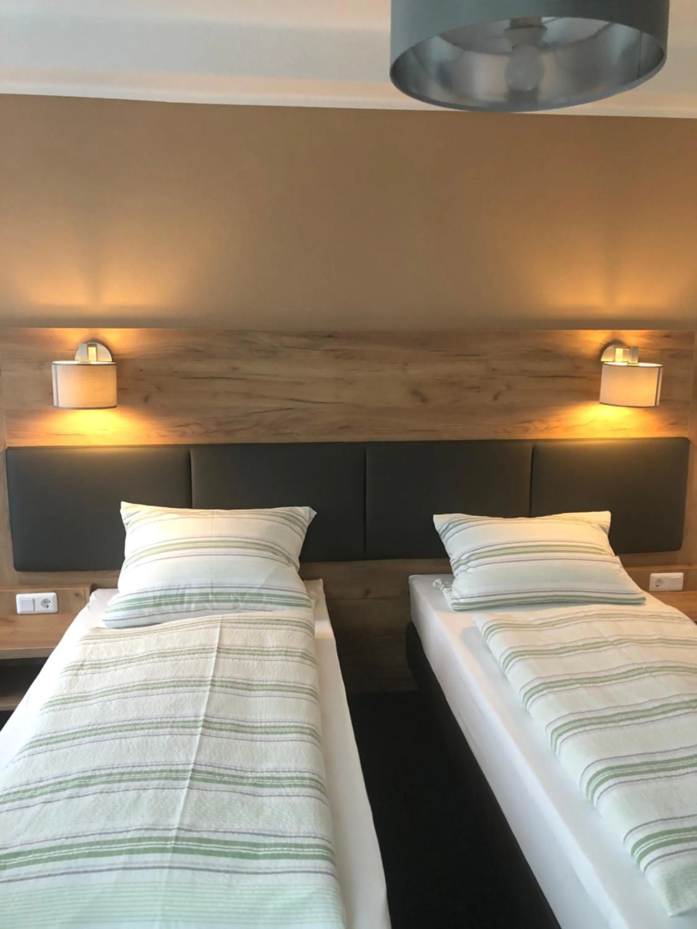 Photo of the whole room, Bed in Burghotel Homberg