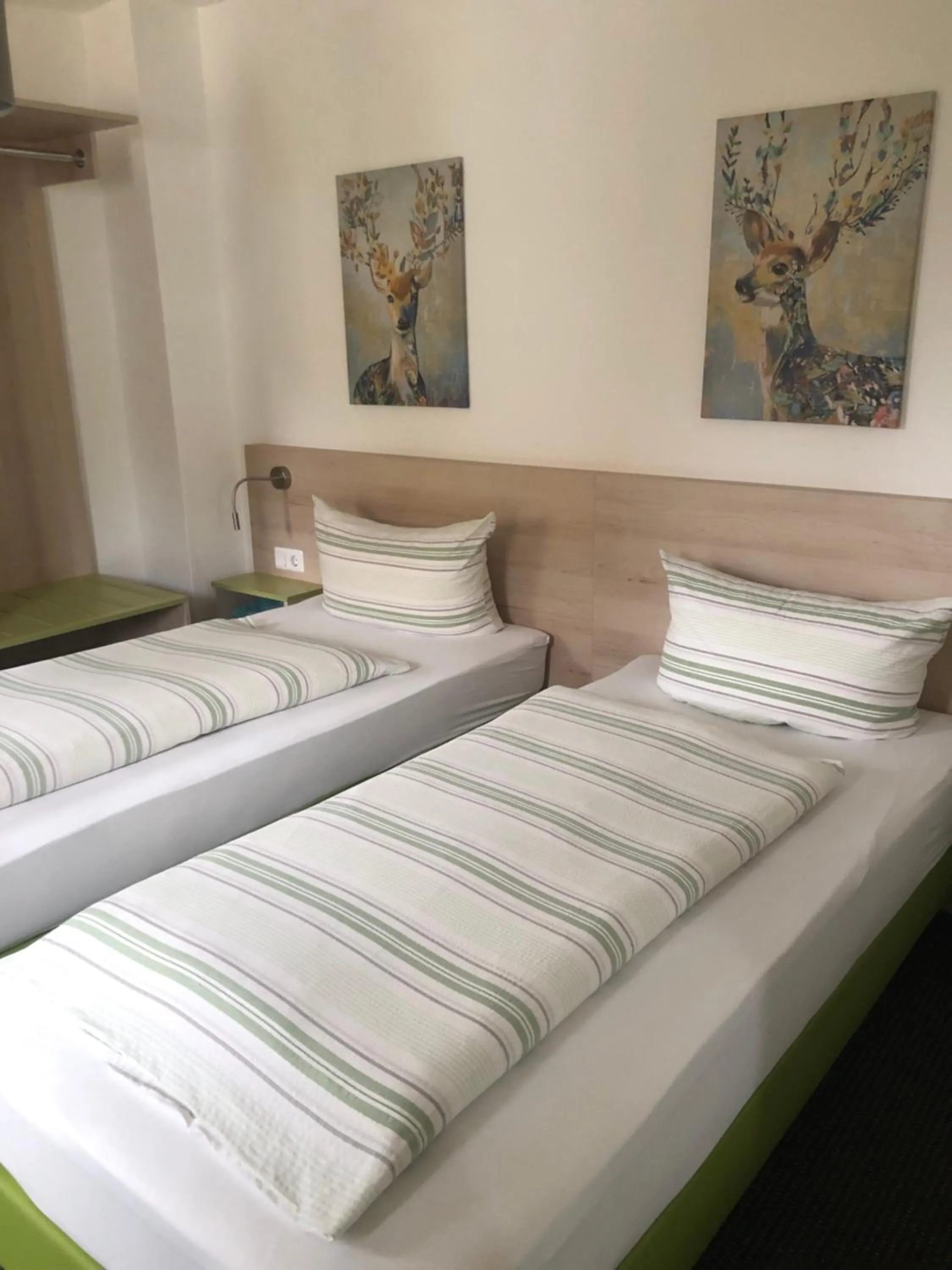 Photo of the whole room, Bed in Burghotel Homberg