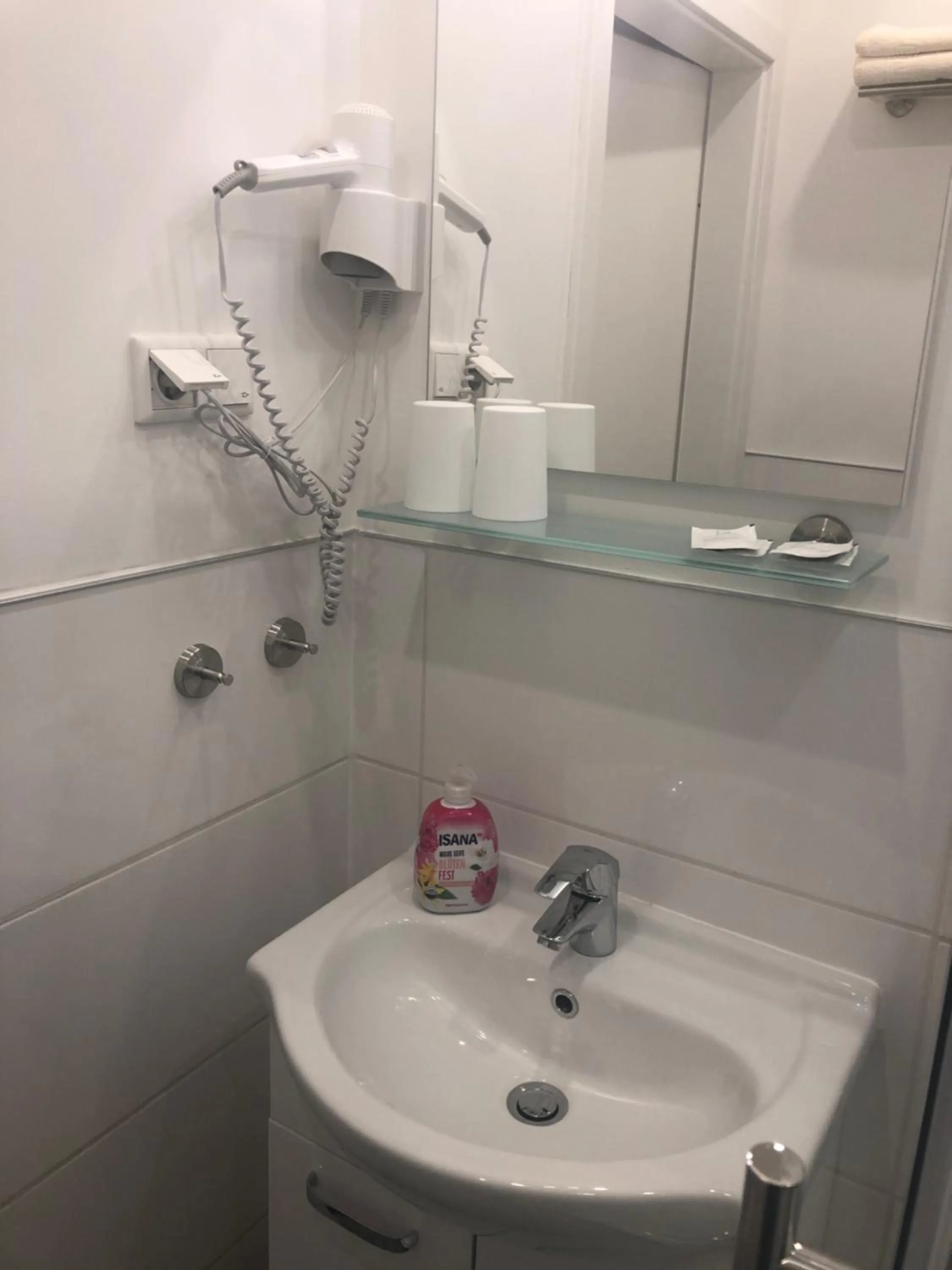 Bathroom in Burghotel Homberg