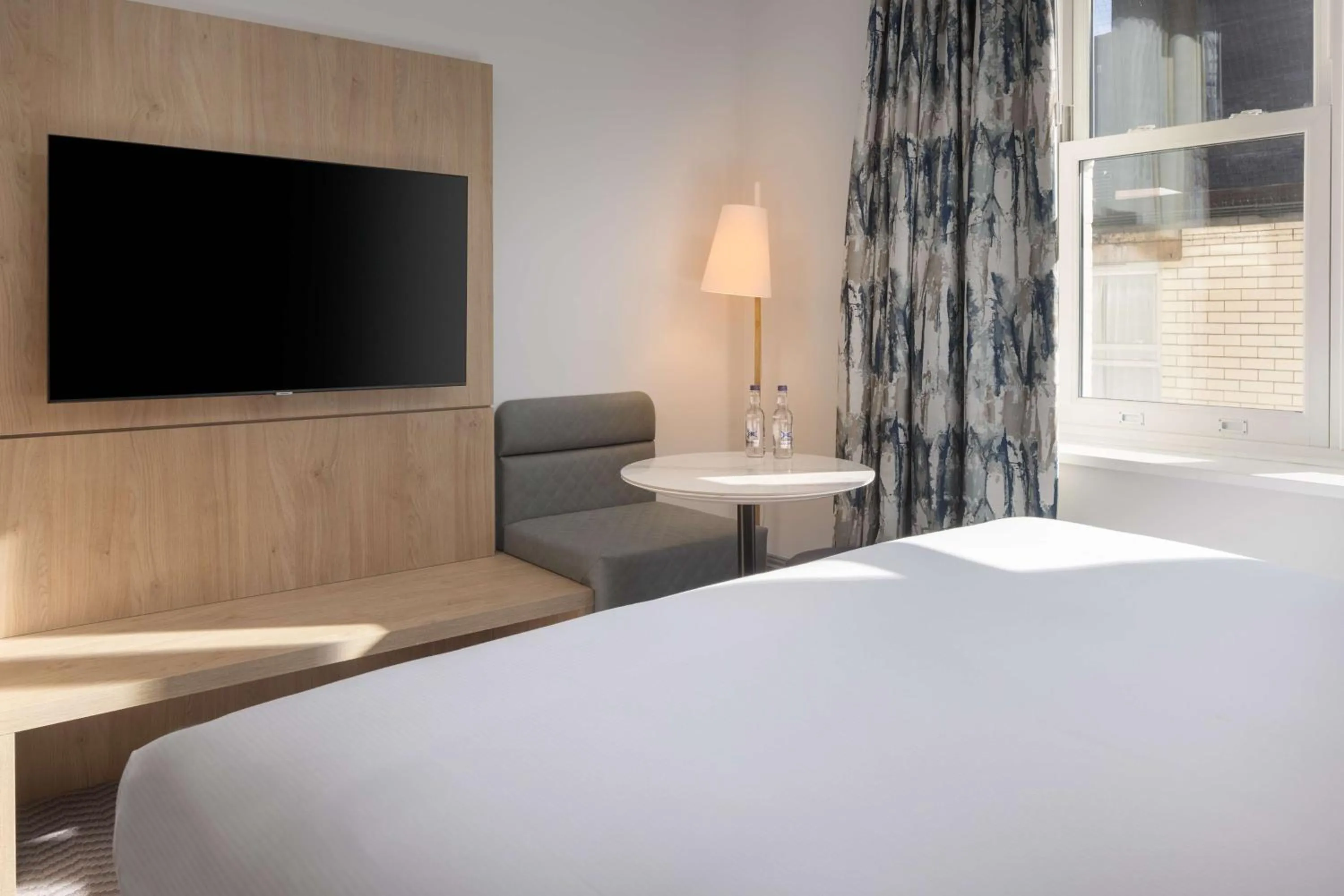 Bed in Hilton Nottingham Hotel