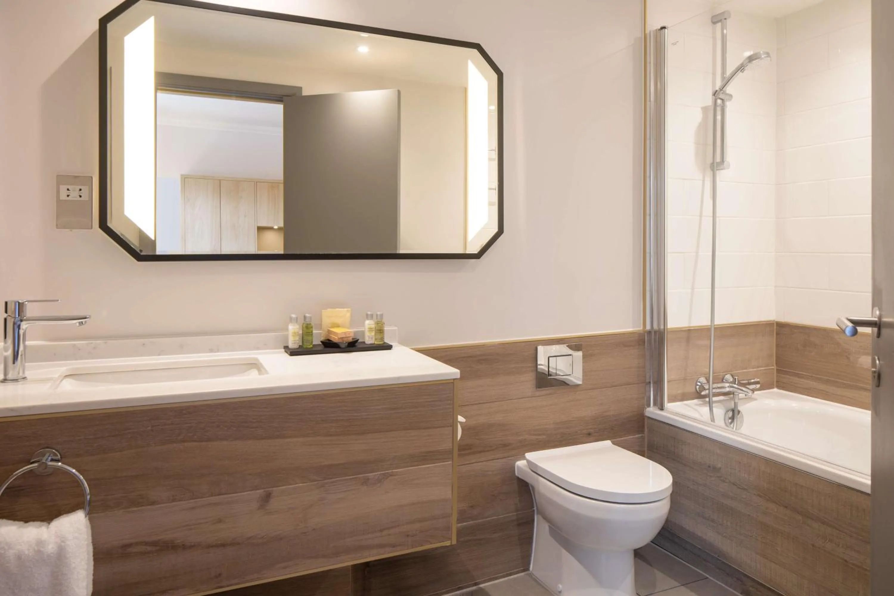 Bathroom in Hilton Nottingham Hotel