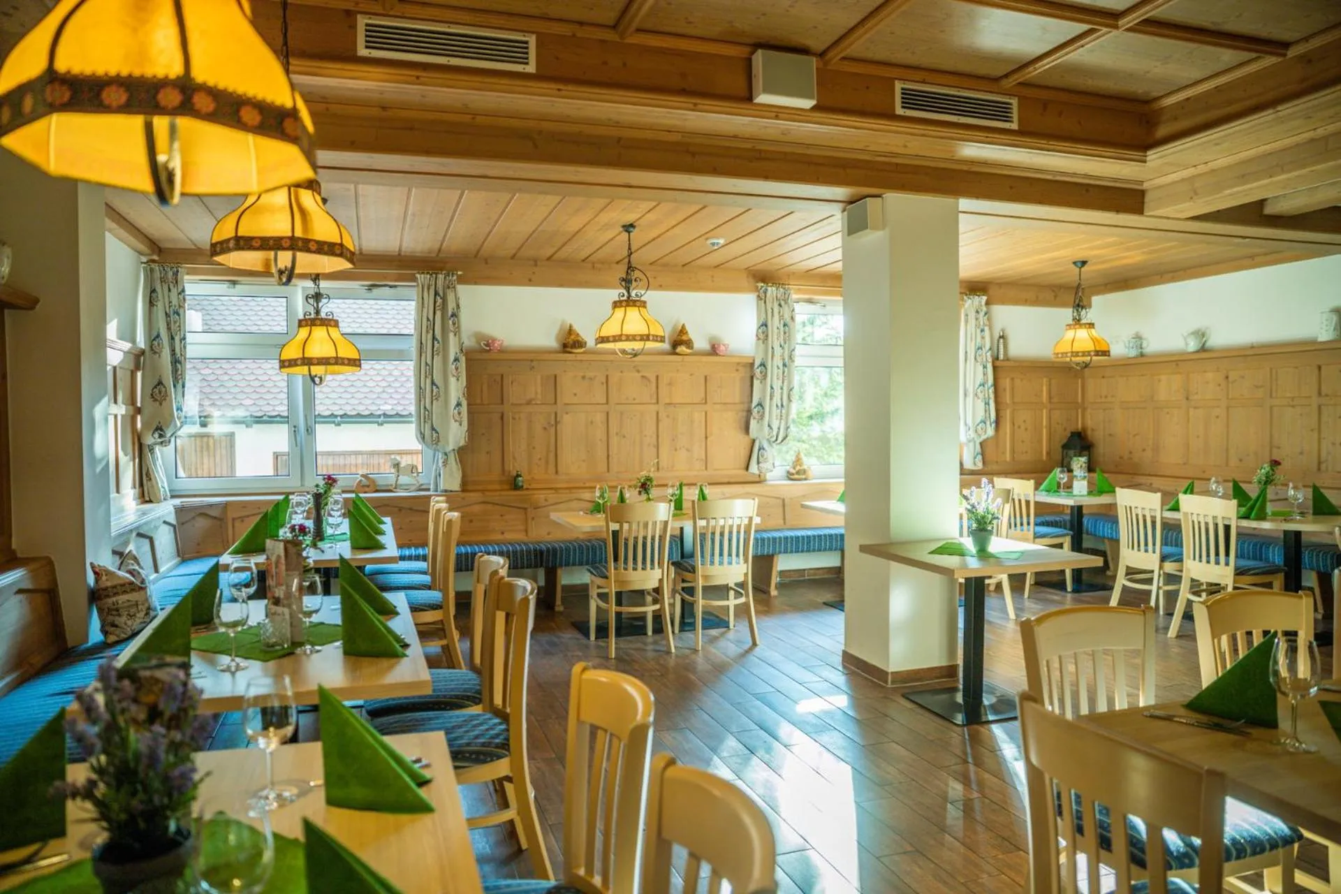 Restaurant/places to eat in Natur- und Sporthotel Zuflucht