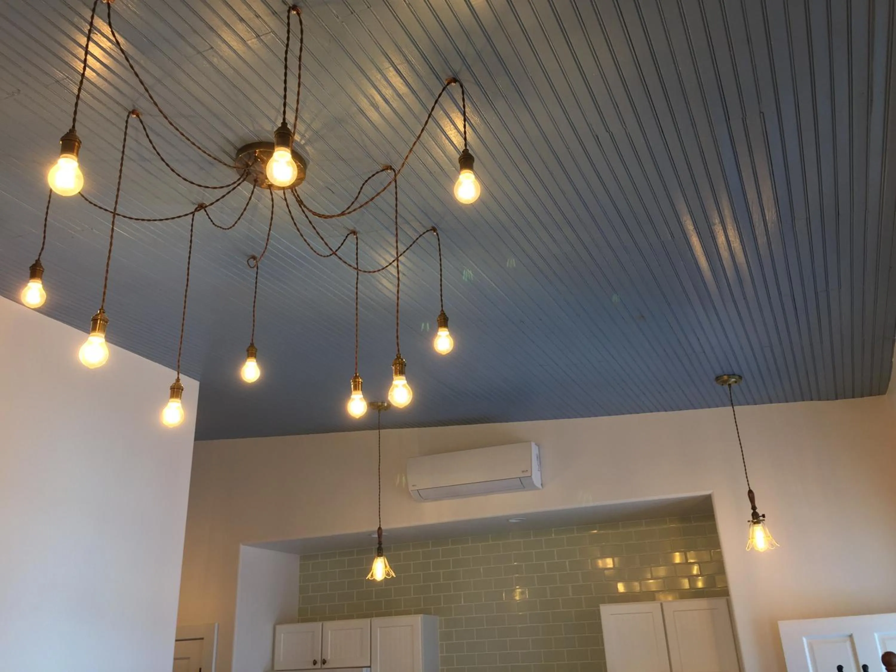 Decorative detail in Painted Lady Bed & Brew