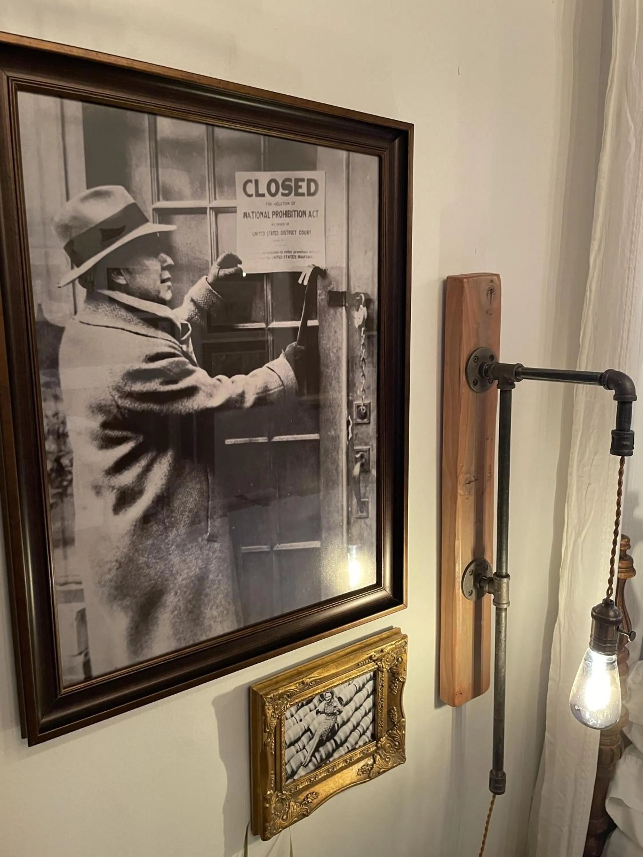 Decorative detail in Painted Lady Bed & Brew