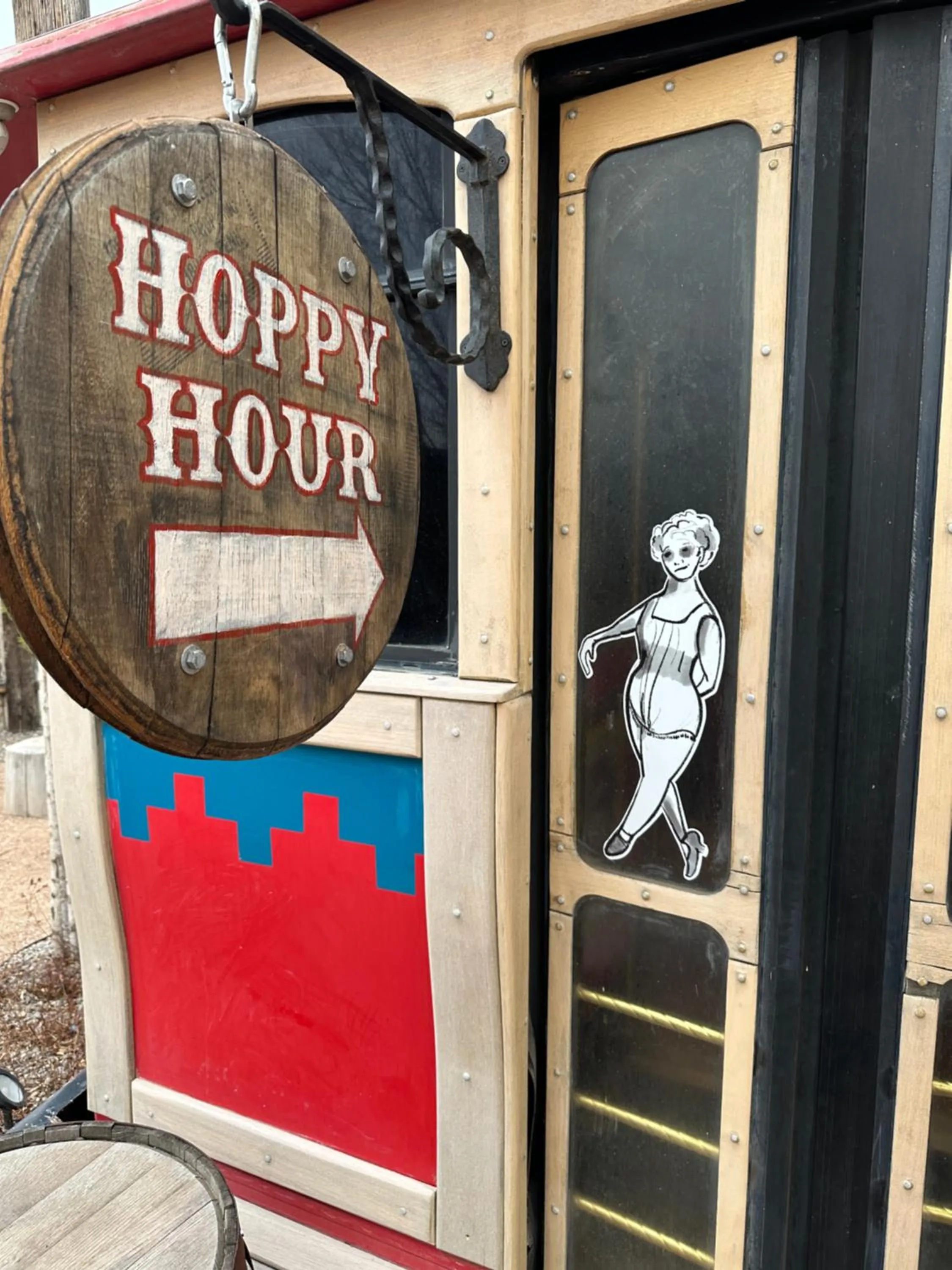 Lounge or bar in Painted Lady Bed & Brew