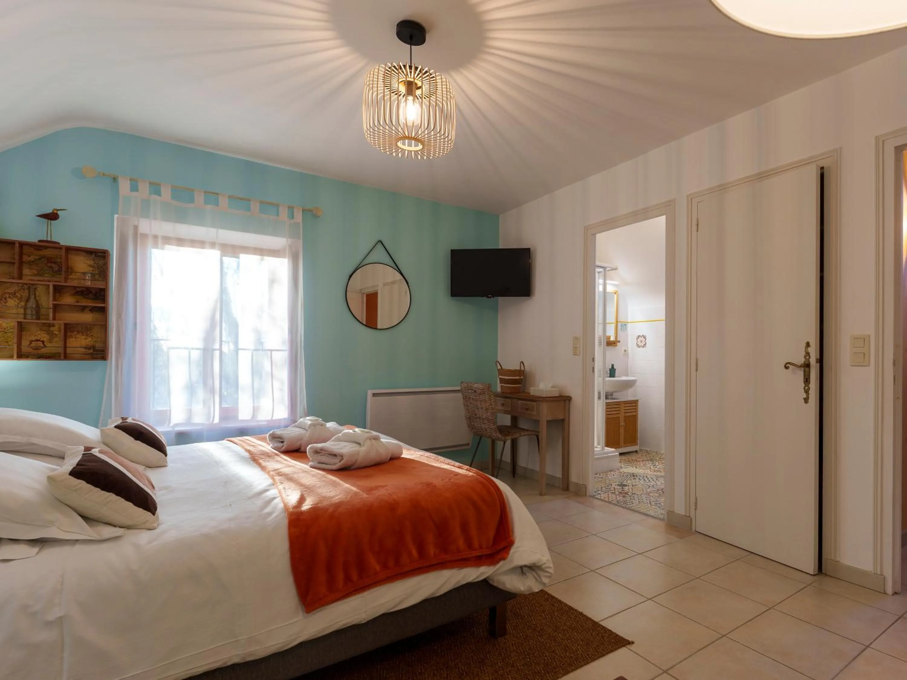 Photo of the whole room, Bed in Le Haut Pont de la Baie