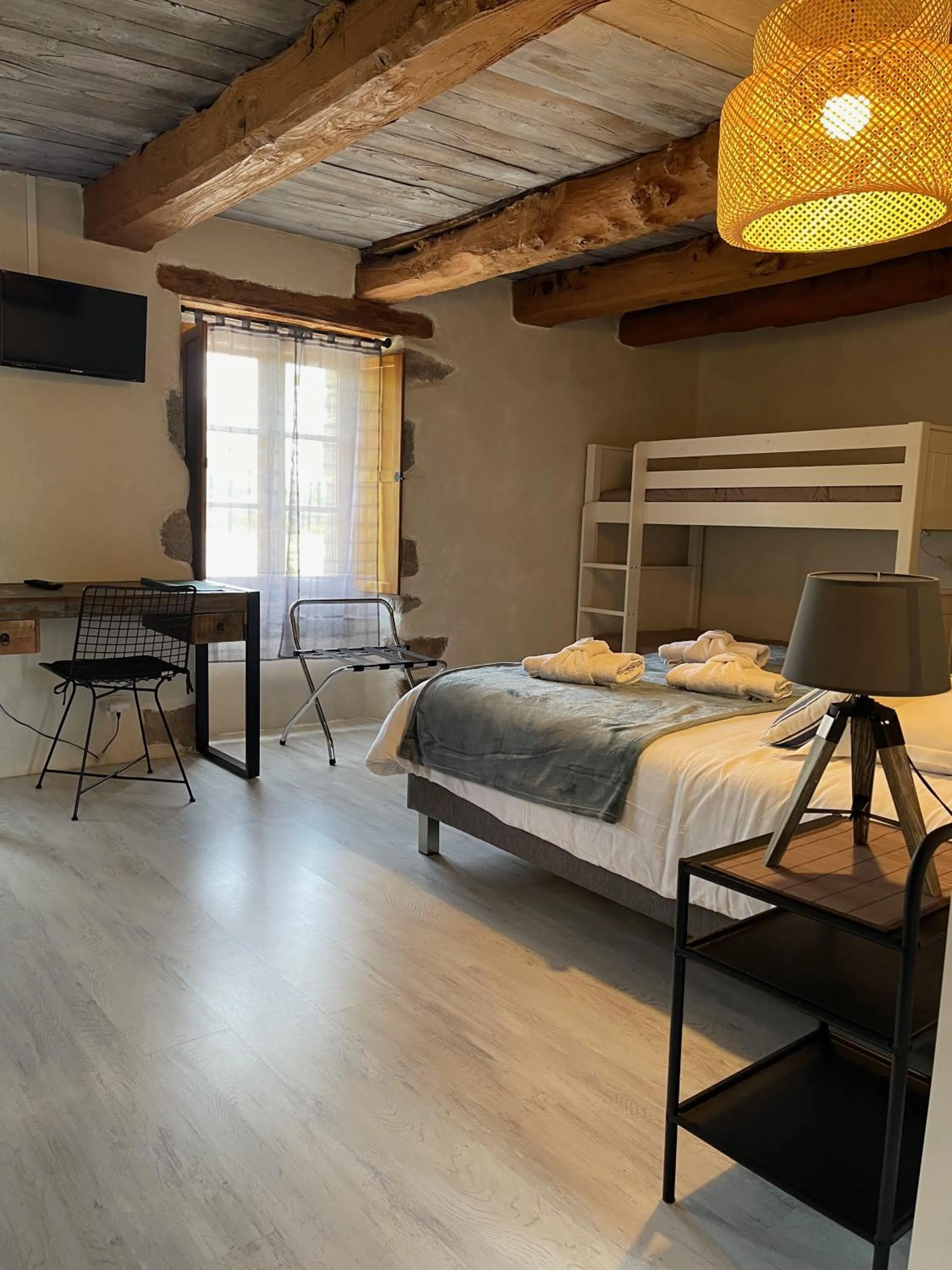 TV and multimedia, Bed in Le Haut Pont de la Baie