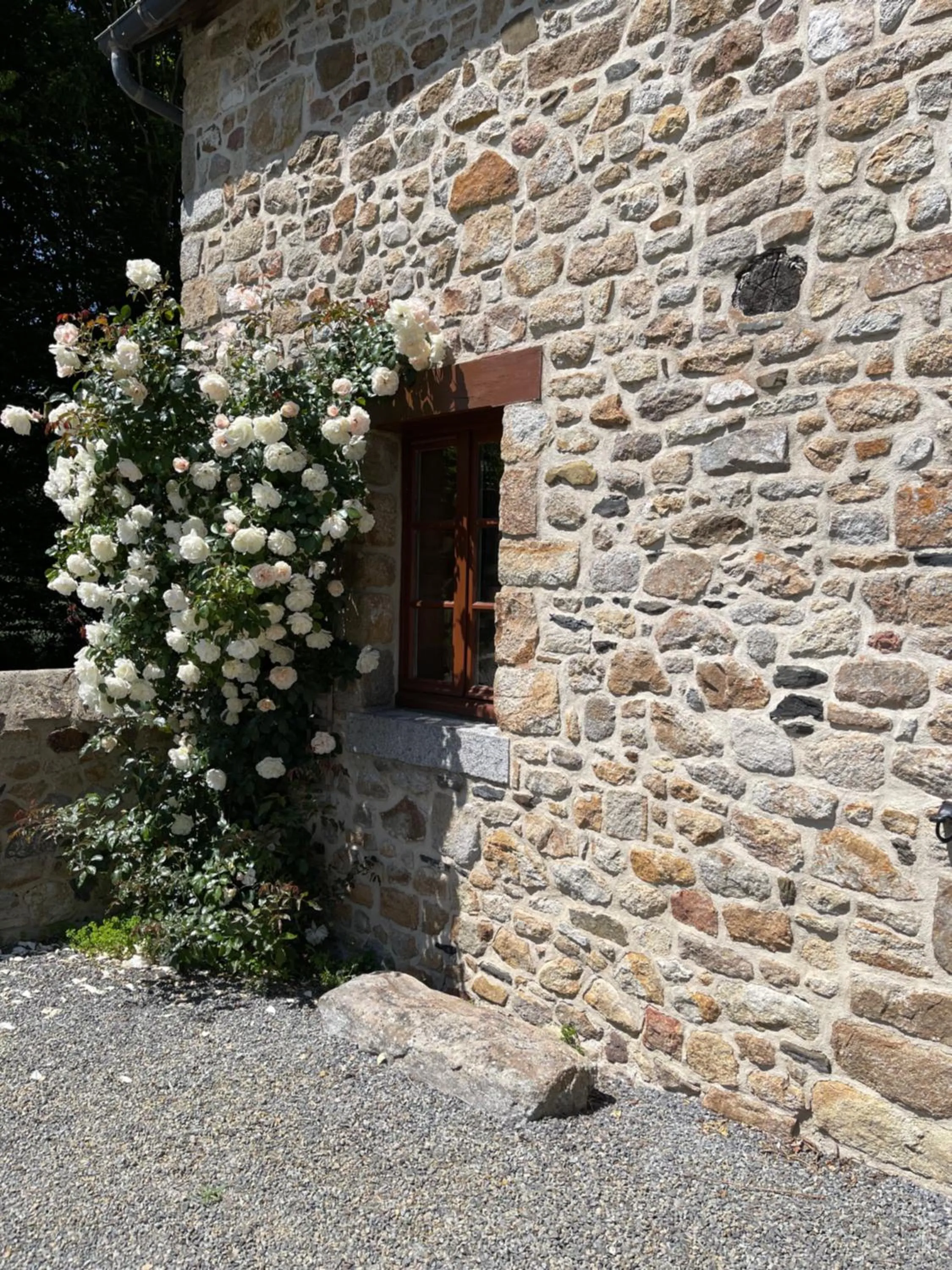 Property building in Le Haut Pont de la Baie