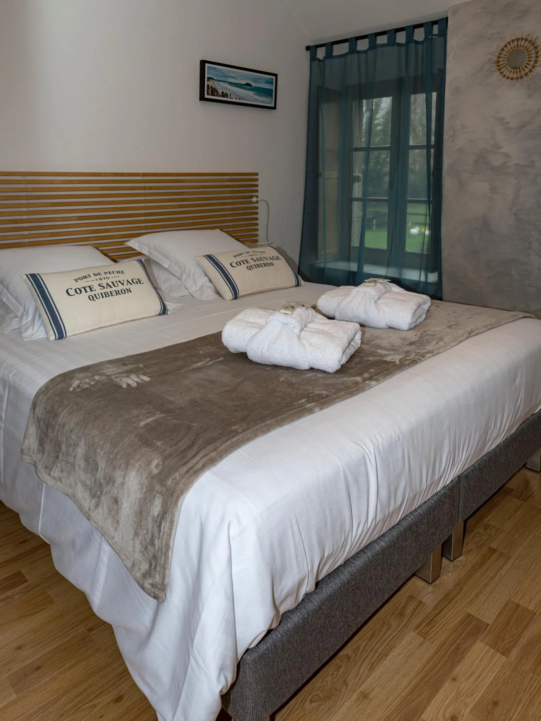 Photo of the whole room, Bed in Le Haut Pont de la Baie