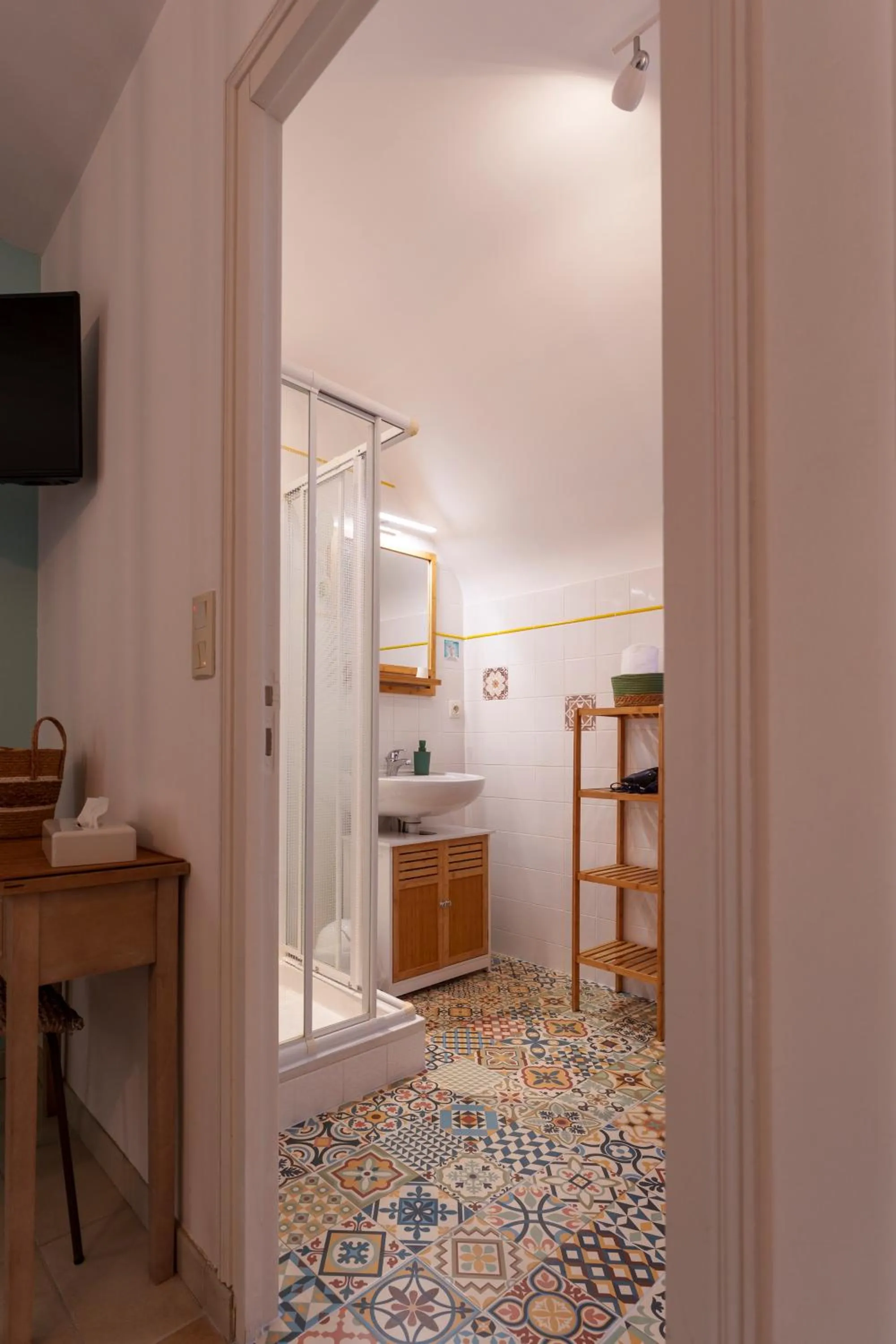 Shower in Le Haut Pont de la Baie