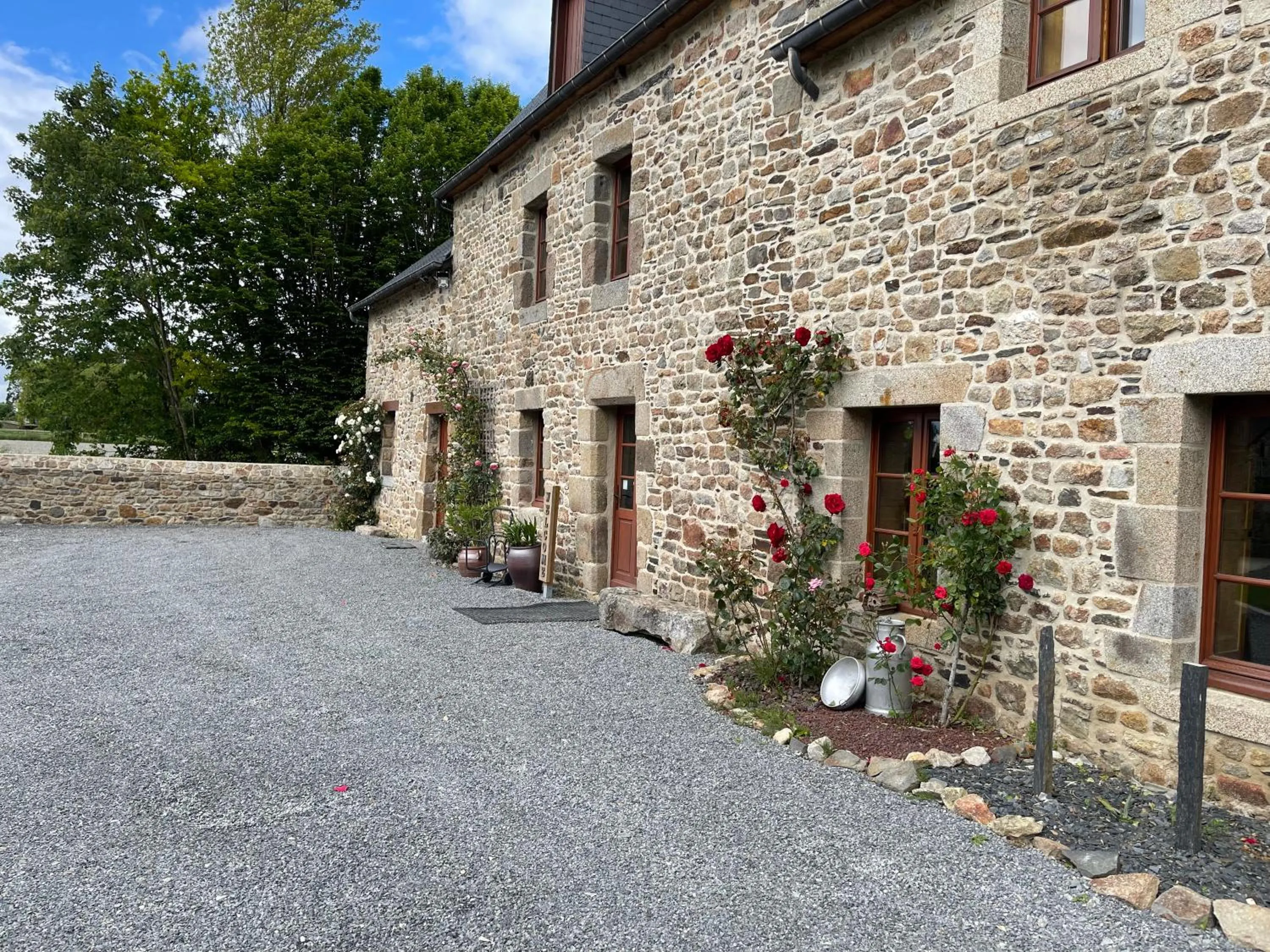 Property building in Le Haut Pont de la Baie