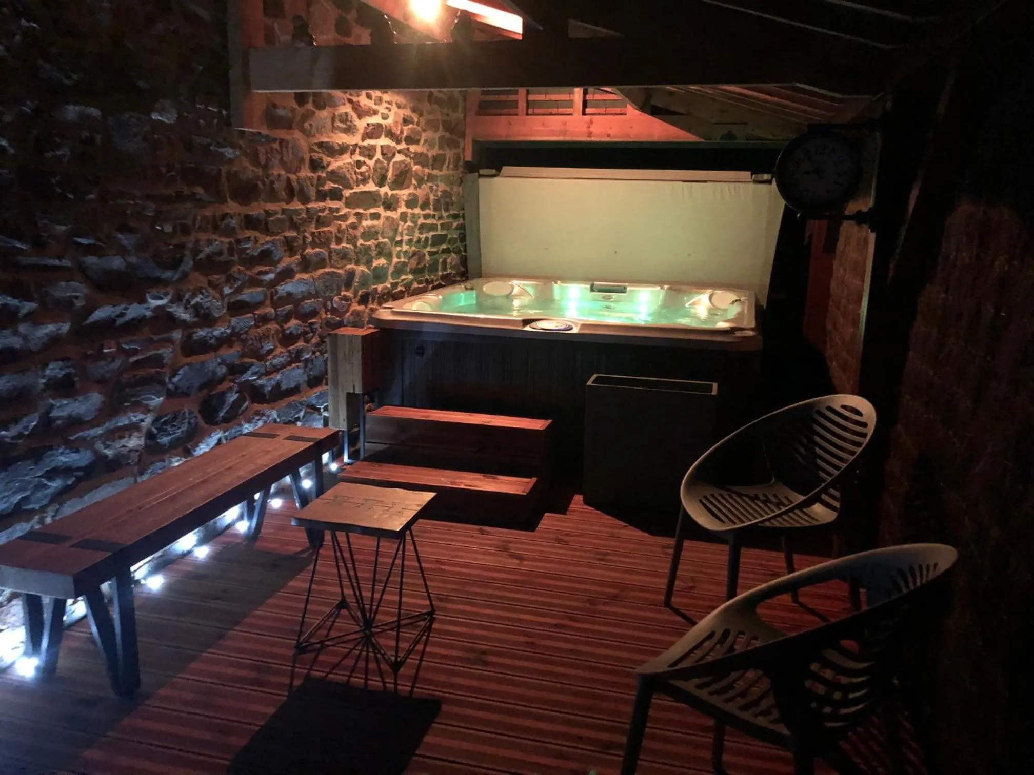 Night in Le Haut Pont de la Baie