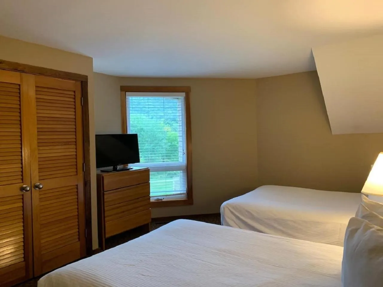 Bed in Pocono Villas Resort