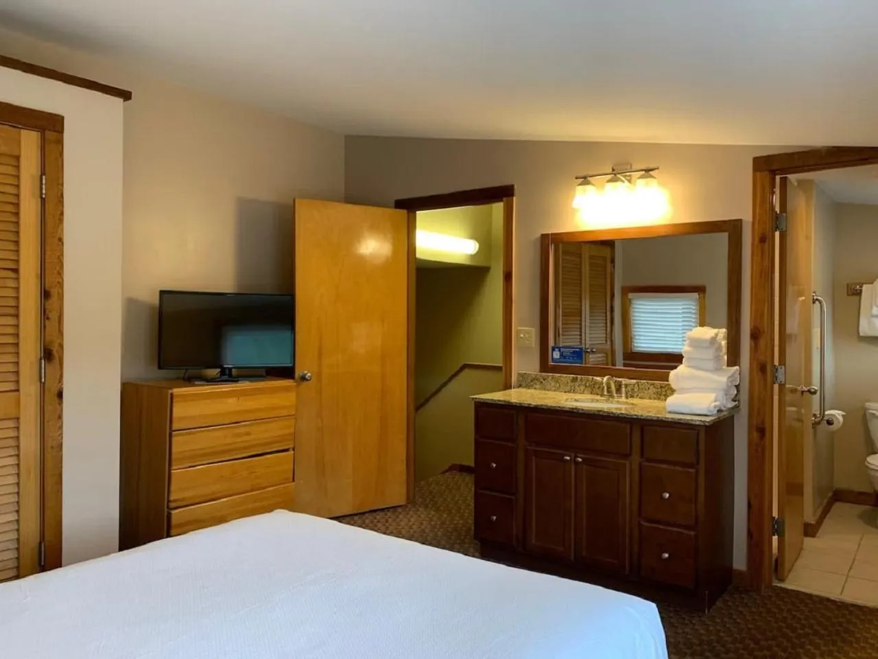 Bedroom, Bed in Pocono Villas Resort