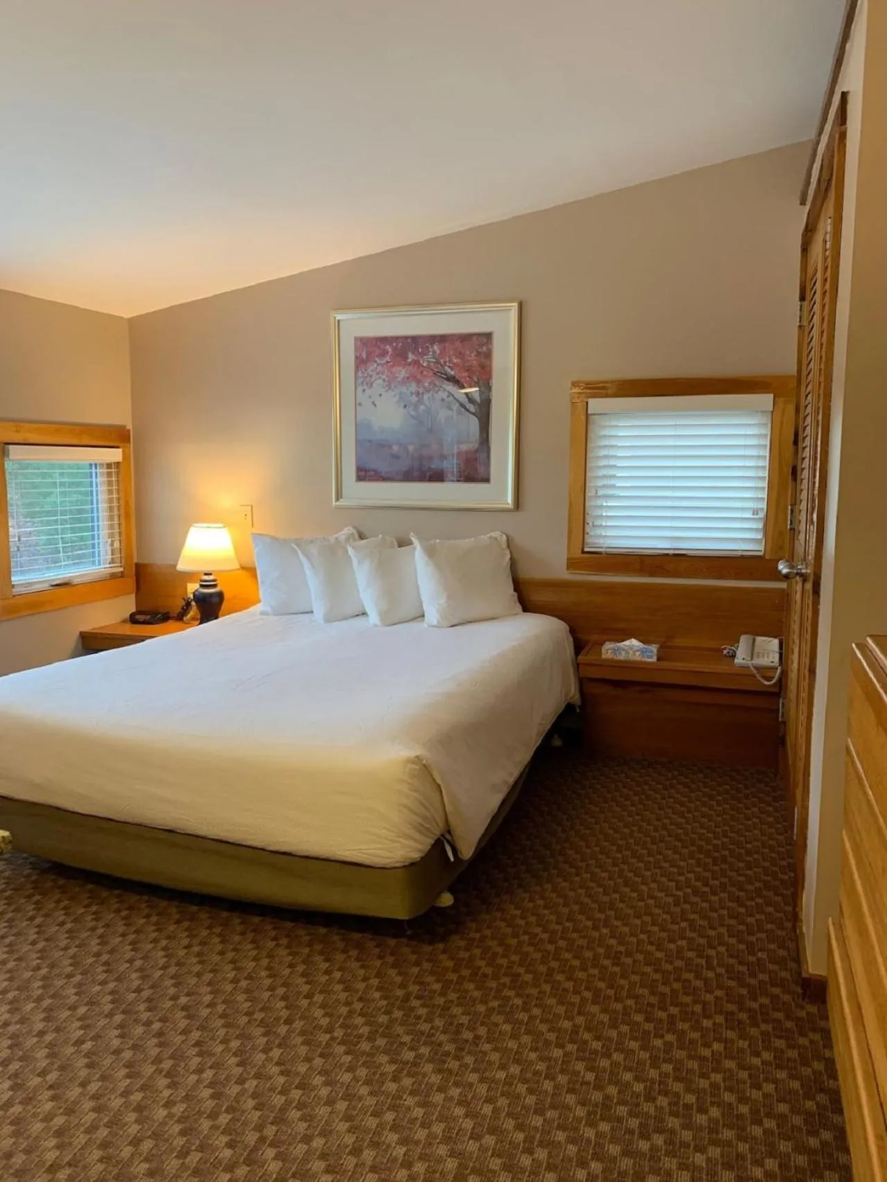 Bed in Pocono Villas Resort