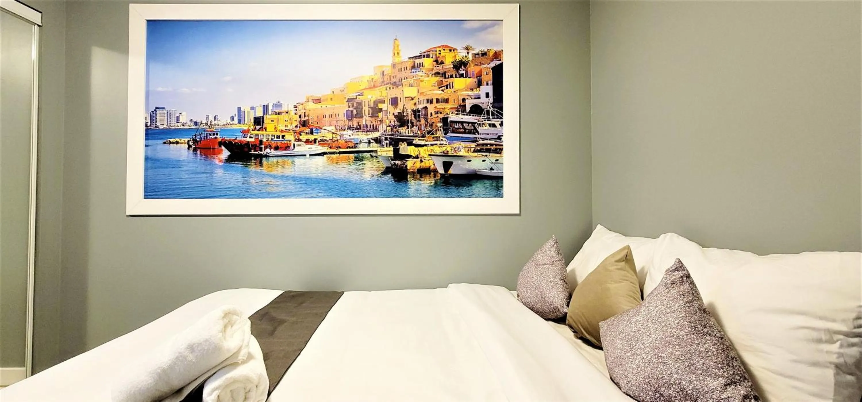 Bedroom, Bed in The Modern Spot