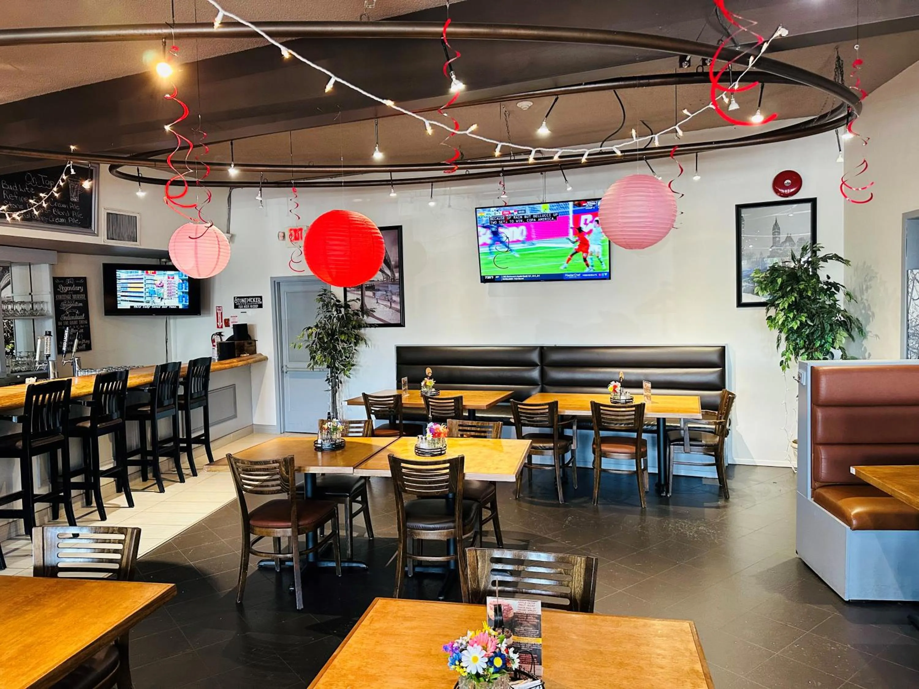 Restaurant/places to eat in Village Inn & Suites