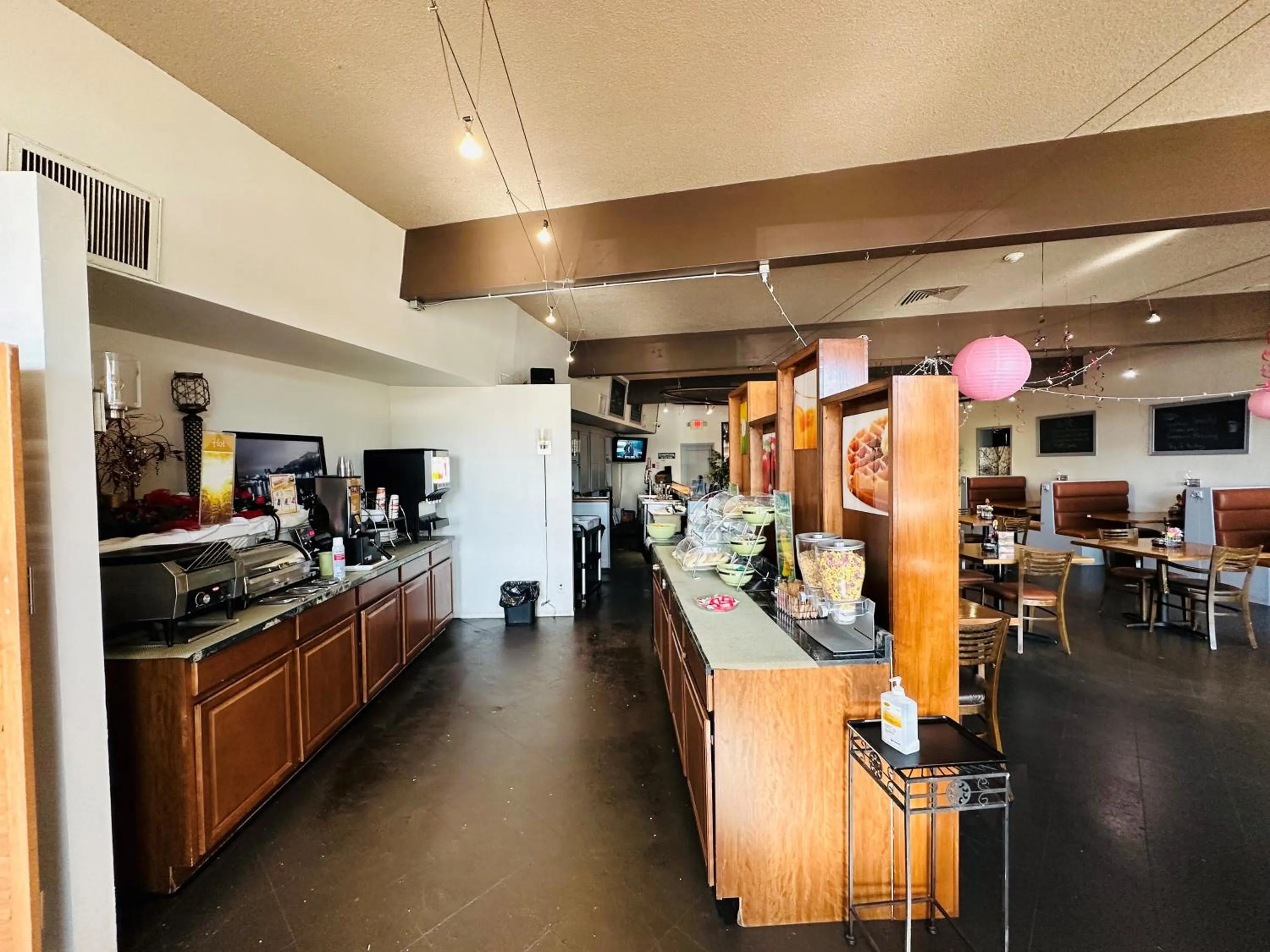 Seating area in Village Inn & Suites