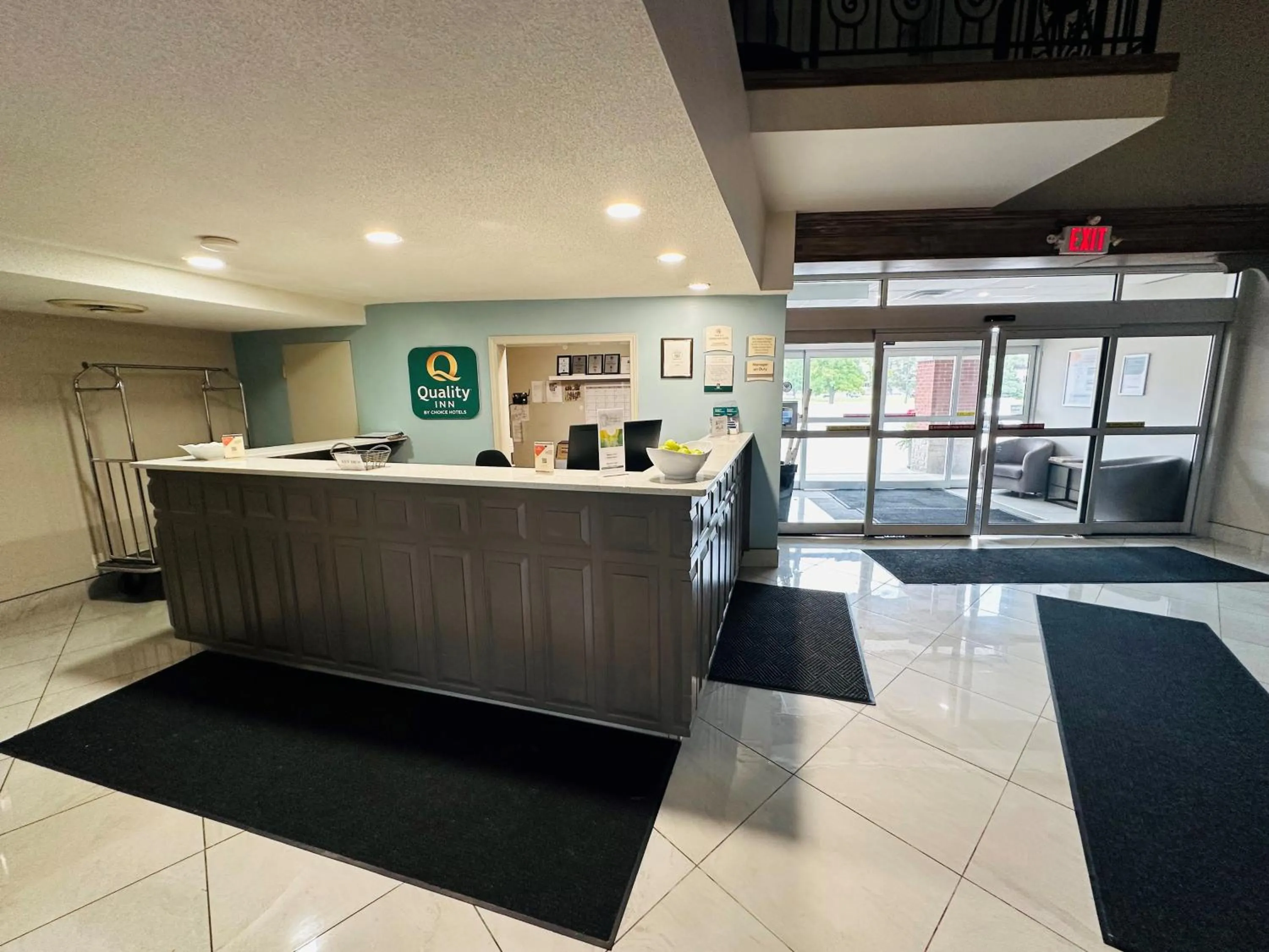 Lobby or reception in Village Inn & Suites