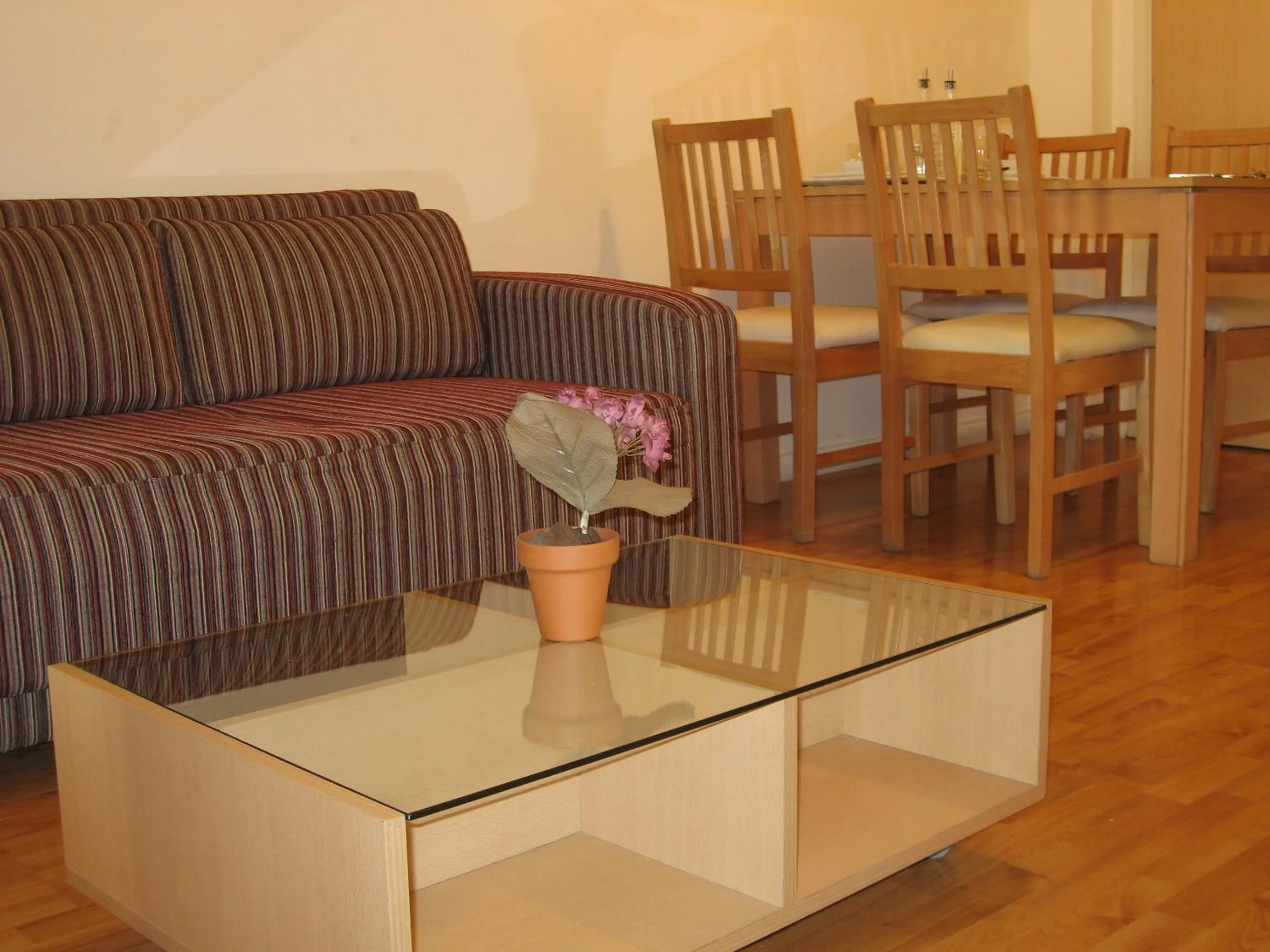 Seating area in Apart San Diego Recoleta