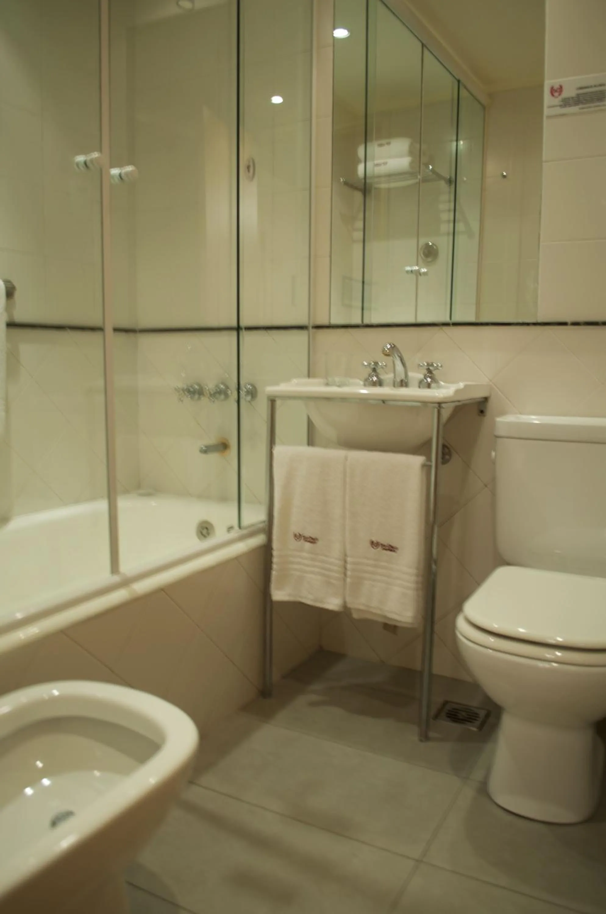 Bathroom in Apart San Diego Recoleta