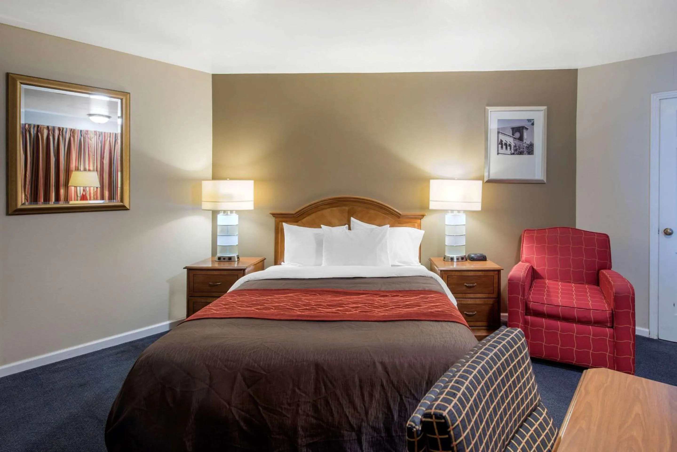 Photo of the whole room in Abode