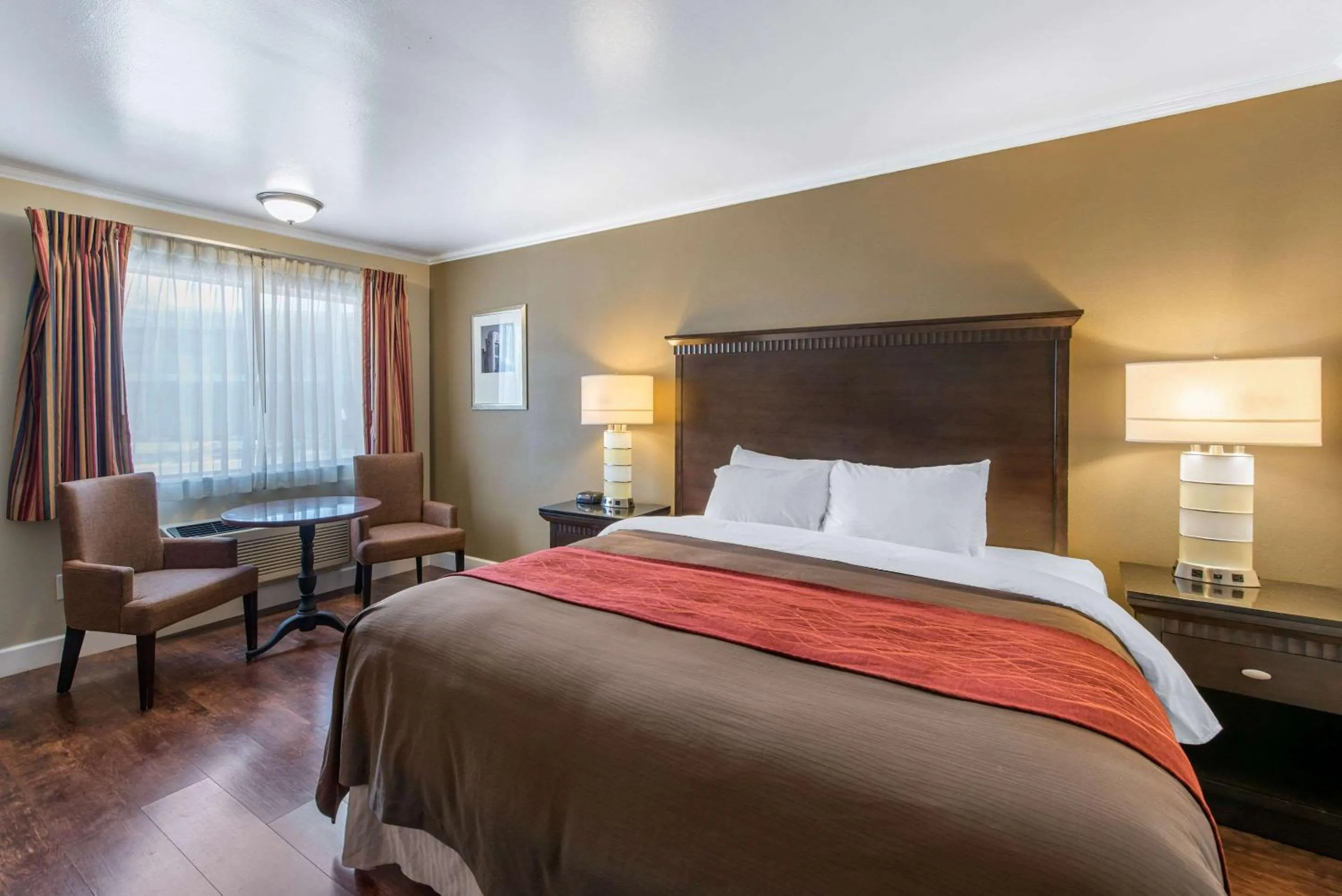 Photo of the whole room in Abode