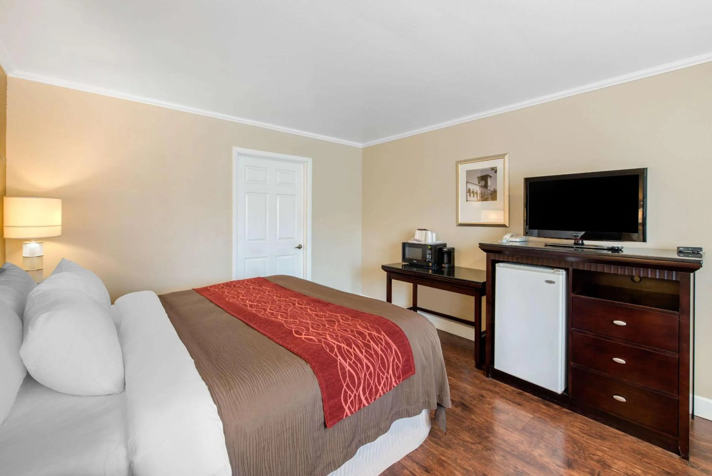 Photo of the whole room in Abode