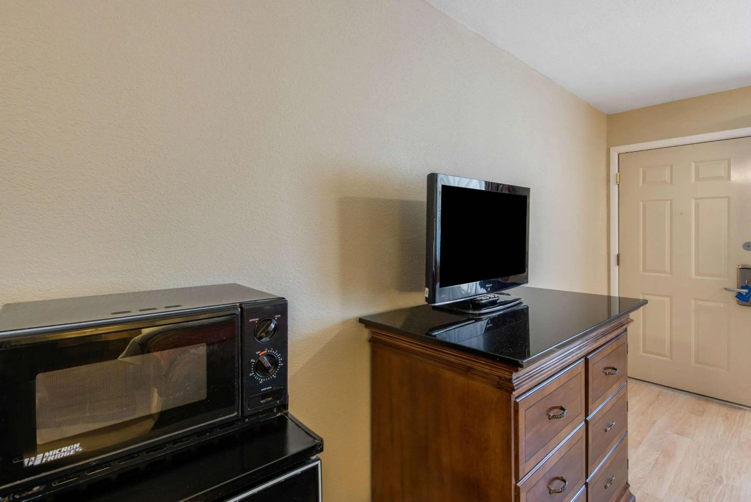 Photo of the whole room in Abode